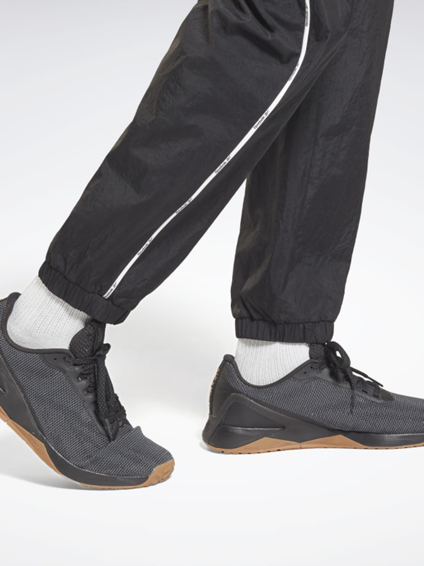Костюмы Reebok Training Essentials Piping Track модель GS9309 Фото