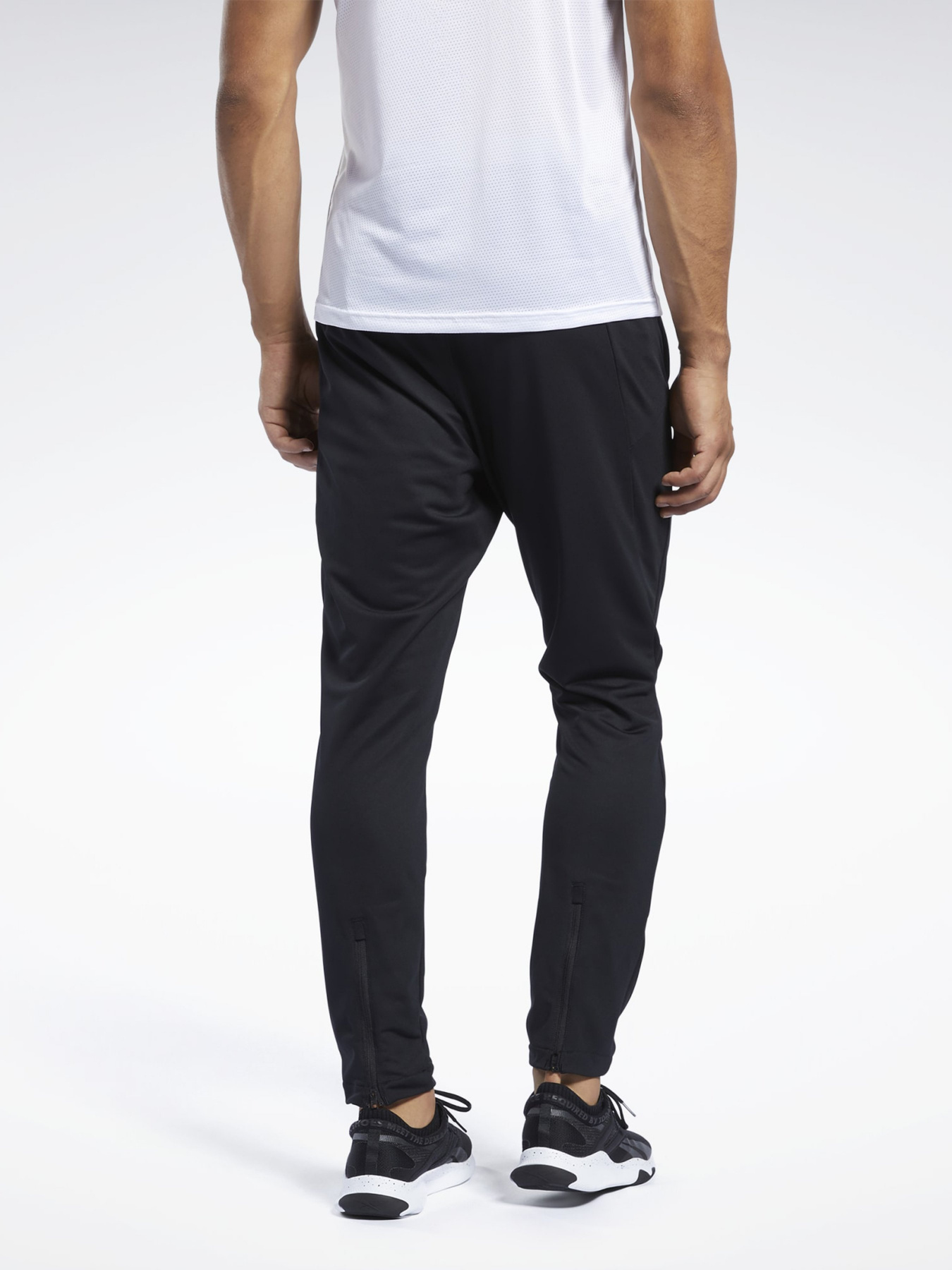 Брюки Reebok Workout Ready Knit модель FJ4057 Брюки Reebok Workout Ready Knit модель FJ4057 Фото