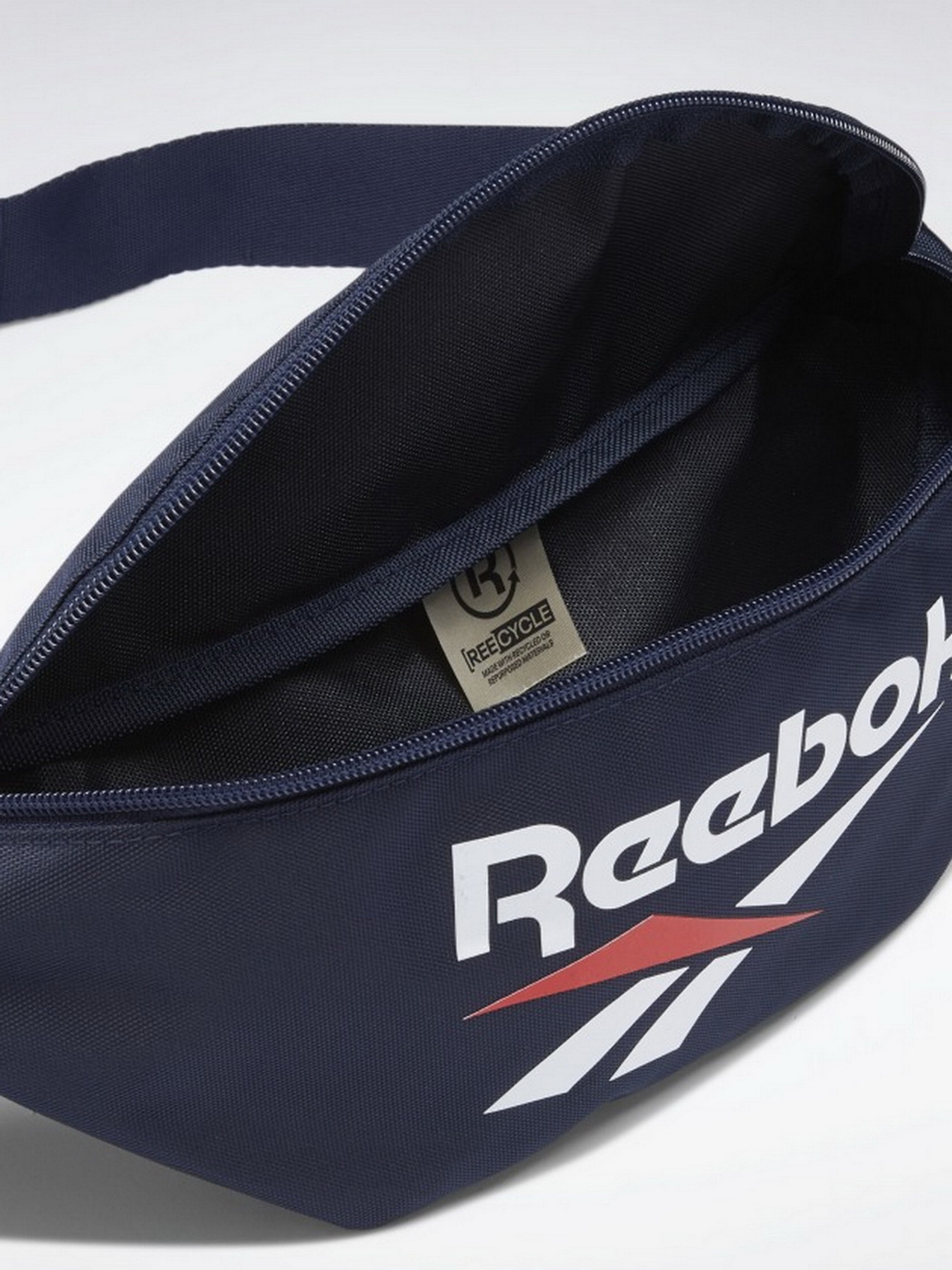 Сумки Reebok Classics Foundation модель GP0156 Сумки Reebok Classics Foundation модель GP0156 Фото