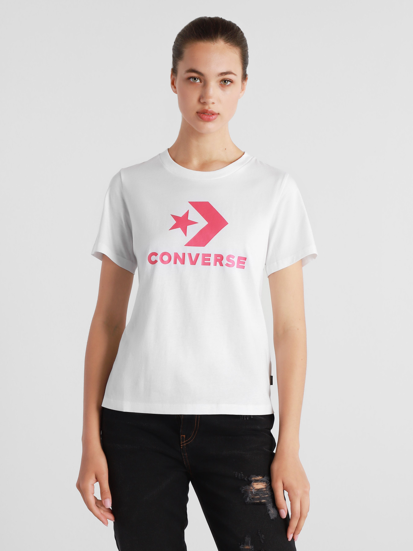 Футболки и поло CONVERSE Center Front Logo модель 10018569-101 Футболки и поло CONVERSE Center Front Logo модель 10018569-101 Фото