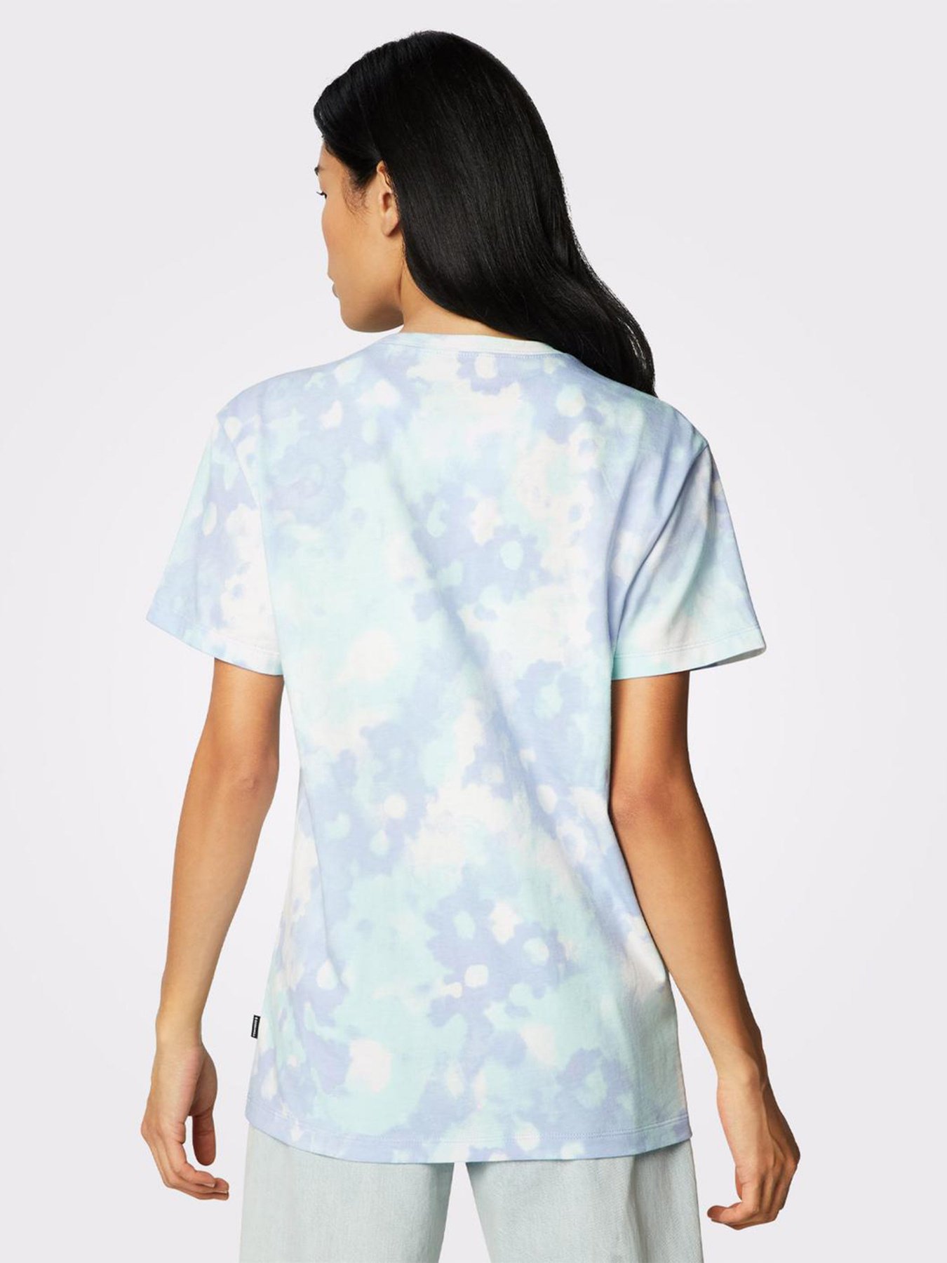 Футболки и поло CONVERSE Washed Floral Patch модель 10023208-484 Футболки и поло CONVERSE Washed Floral Patch модель 10023208-484 Фото