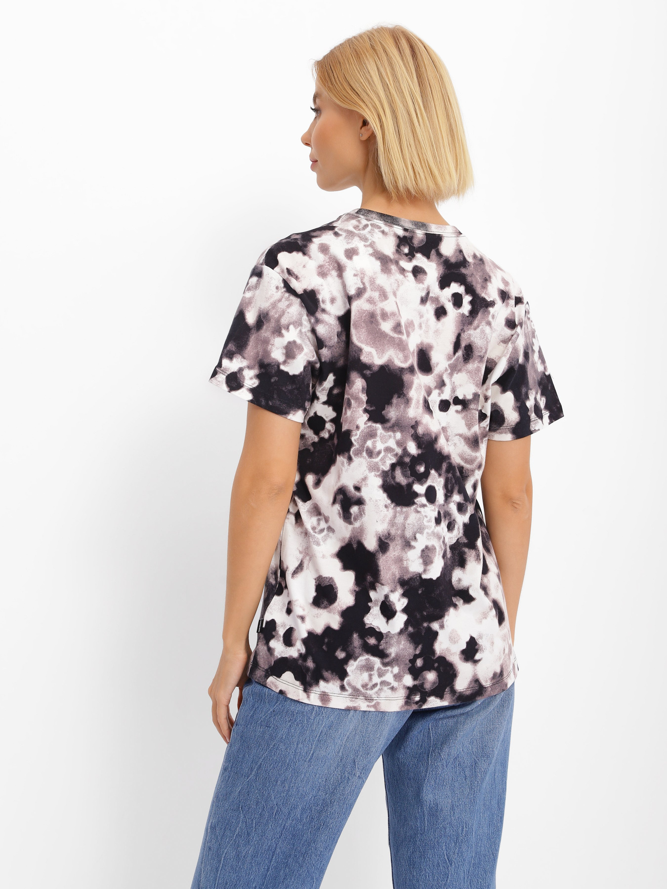 Футболки и поло CONVERSE Washed Floral Patch модель 10023208-001 Футболки и поло CONVERSE Washed Floral Patch модель 10023208-001 Фото