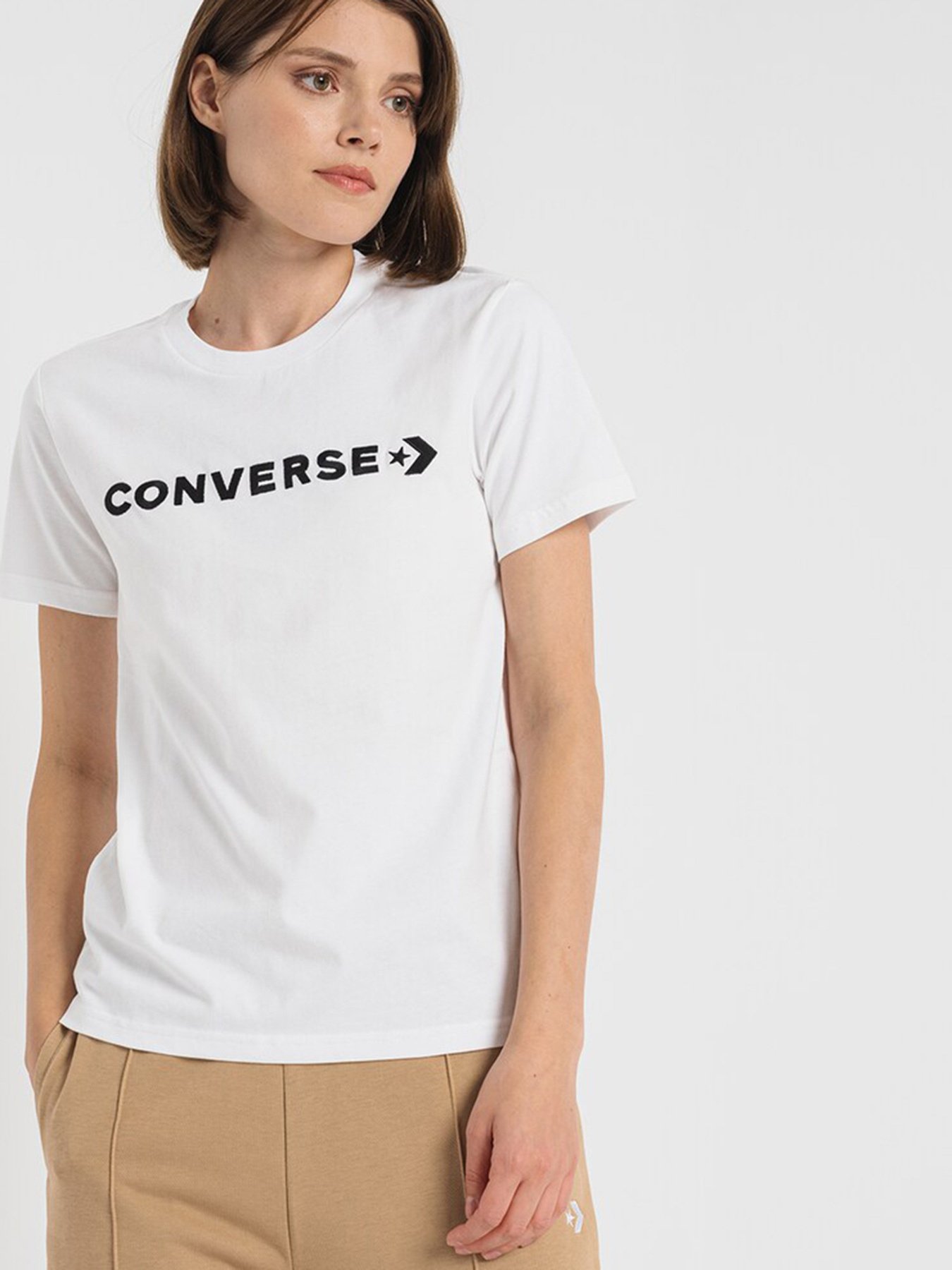 Футболки и поло CONVERSE Glossy Wordmark модель 10023720-102 Футболки и поло CONVERSE Glossy Wordmark модель 10023720-102 Фото