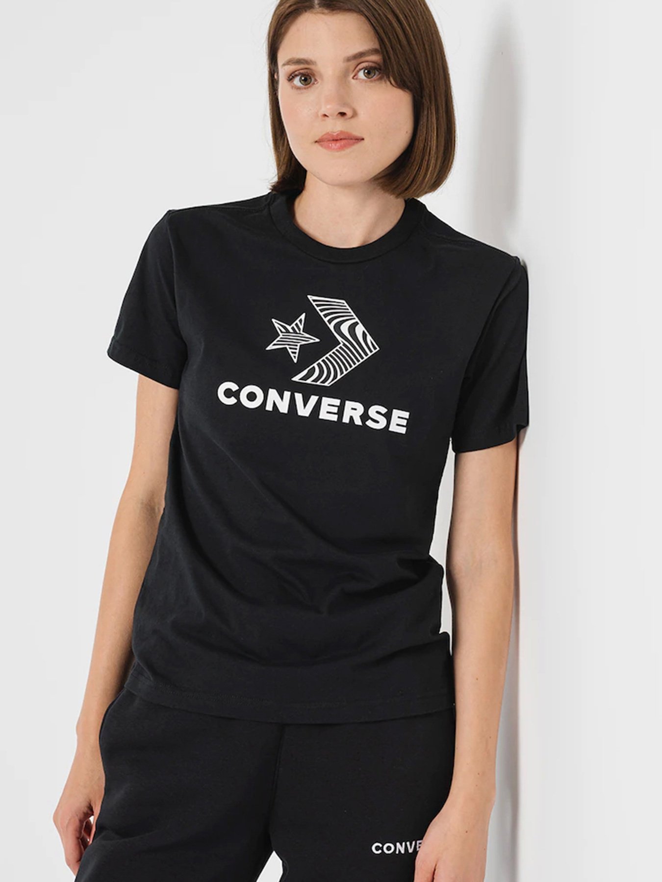 Футболки и поло CONVERSE Star Chevron модель 10024022-001 Футболки и поло CONVERSE Star Chevron модель 10024022-001 Фото