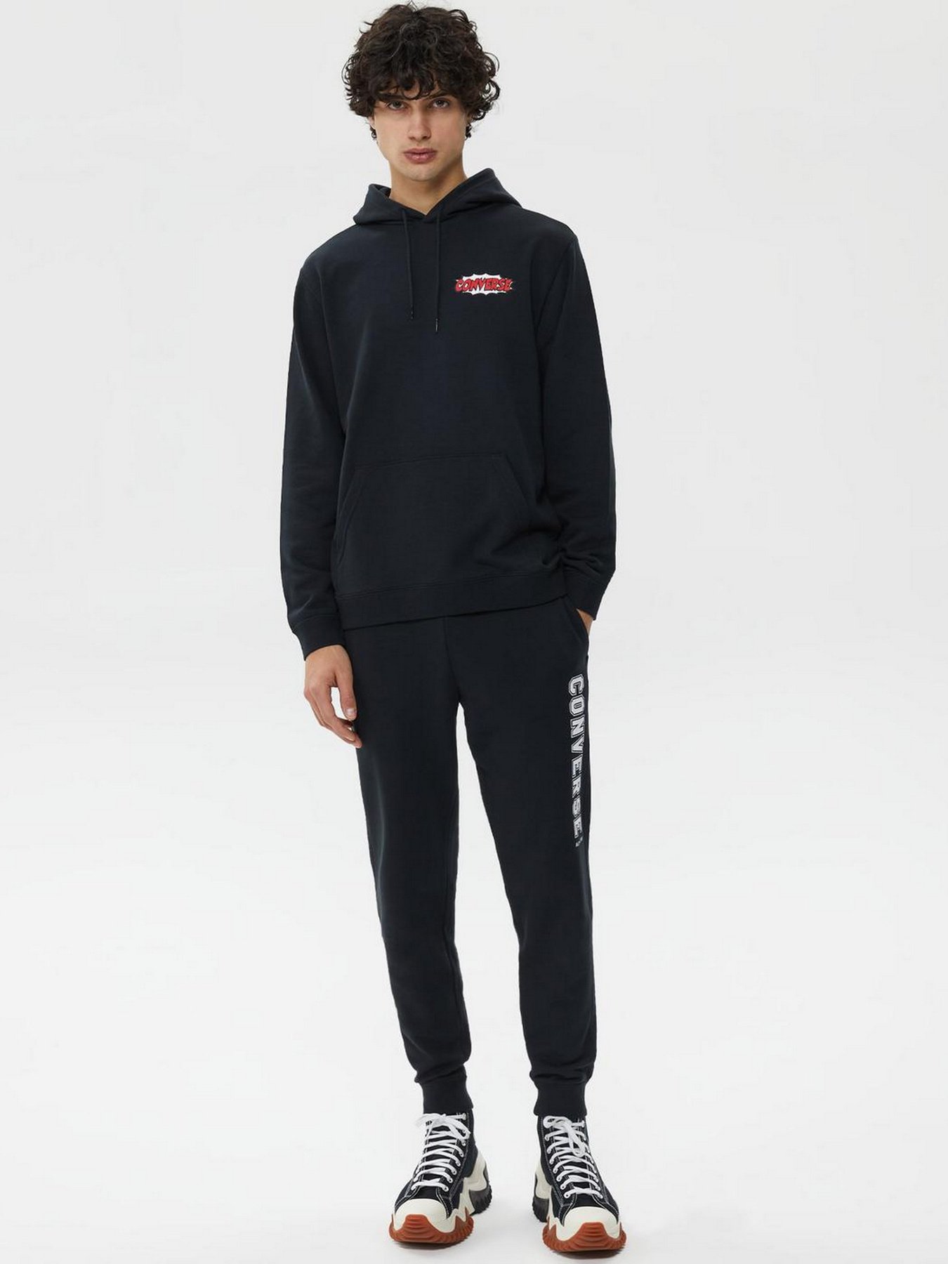 Худи и свитшоты CONVERSE Shoe Hero модель 10024614-001 Худи и свитшоты CONVERSE Shoe Hero модель 10024614-001 Фото