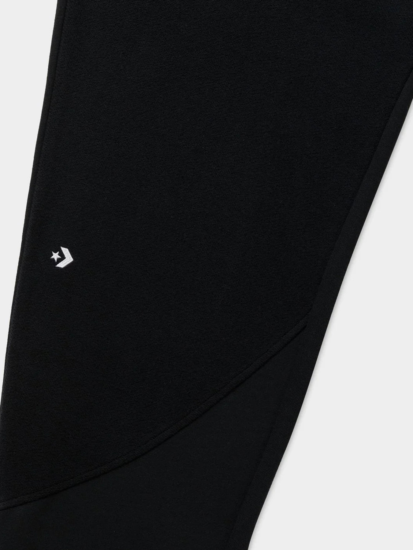 Штани CONVERSE Classic Fit Left Chest Star Chev Emb модель 10025270-001 Фото