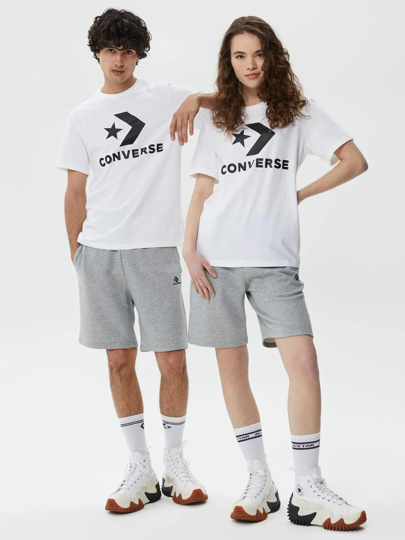 Футболки и поло CONVERSE STANDARD FIT CENTER FRONT LARG модель 10025458-102 Фото