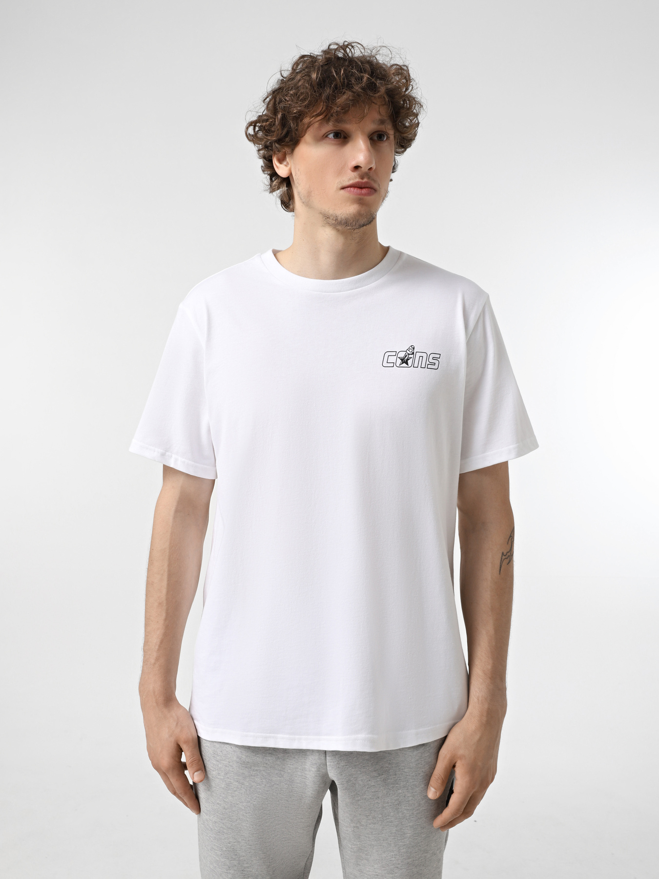 Футболки і поло CONVERSE CONS SKULL & CHROM ART модель 10026689-102 Футболки і поло CONVERSE CONS SKULL & CHROM ART модель 10026689-102 Фото