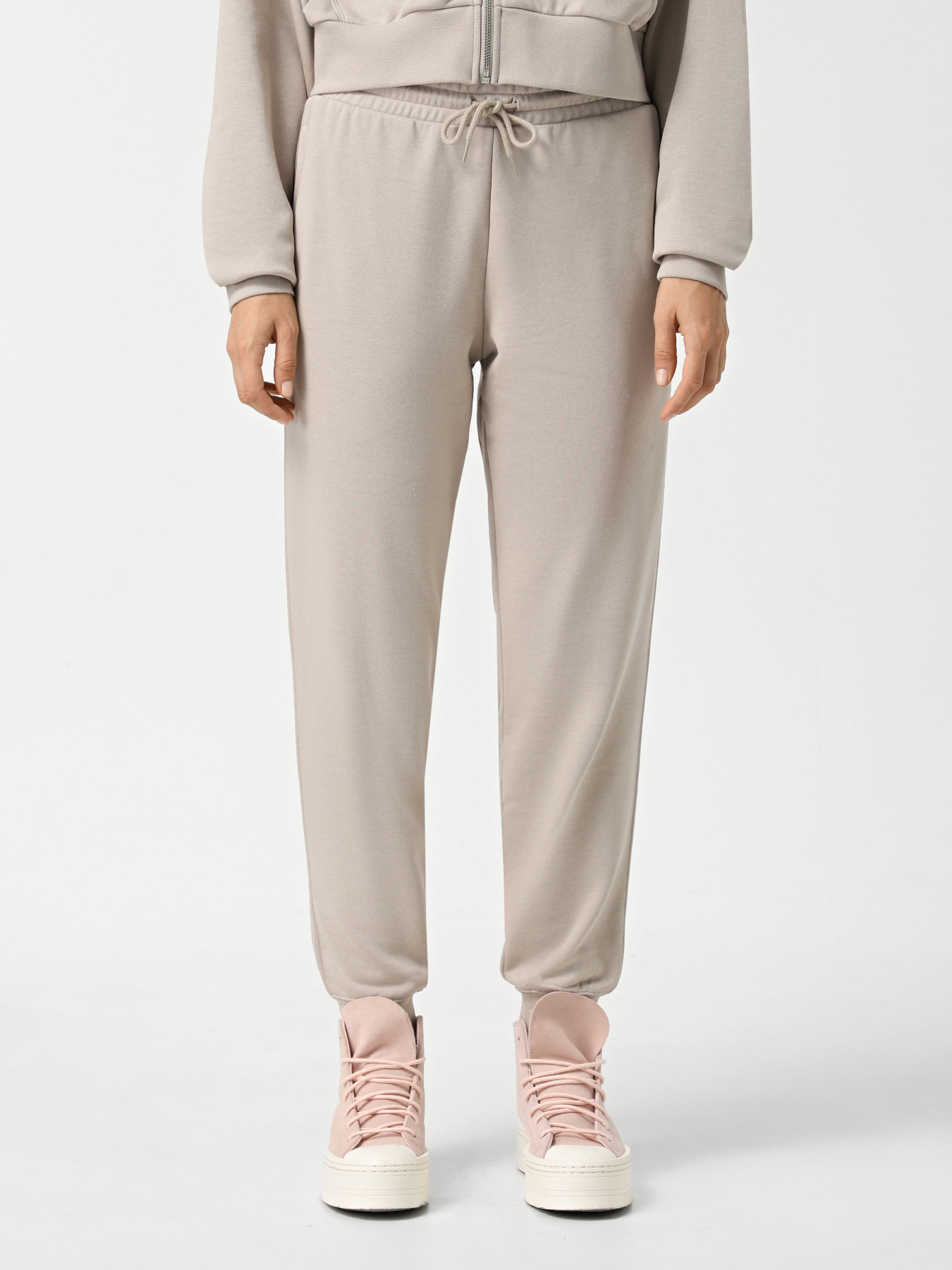 Штани CONVERSE CORE CHUCK PATCH модель 10026982-251 Штани CONVERSE CORE CHUCK PATCH модель 10026982-251 Фото