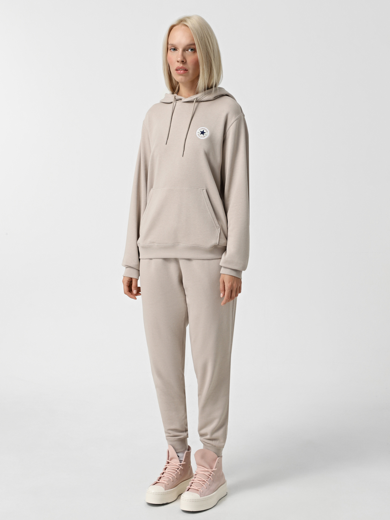 Худі та світшоти CONVERSE STANDARD FIT CORE CHUCK PATCH модель 10026983-251 Худі та світшоти CONVERSE STANDARD FIT CORE CHUCK PATCH модель 10026983-251 Фото