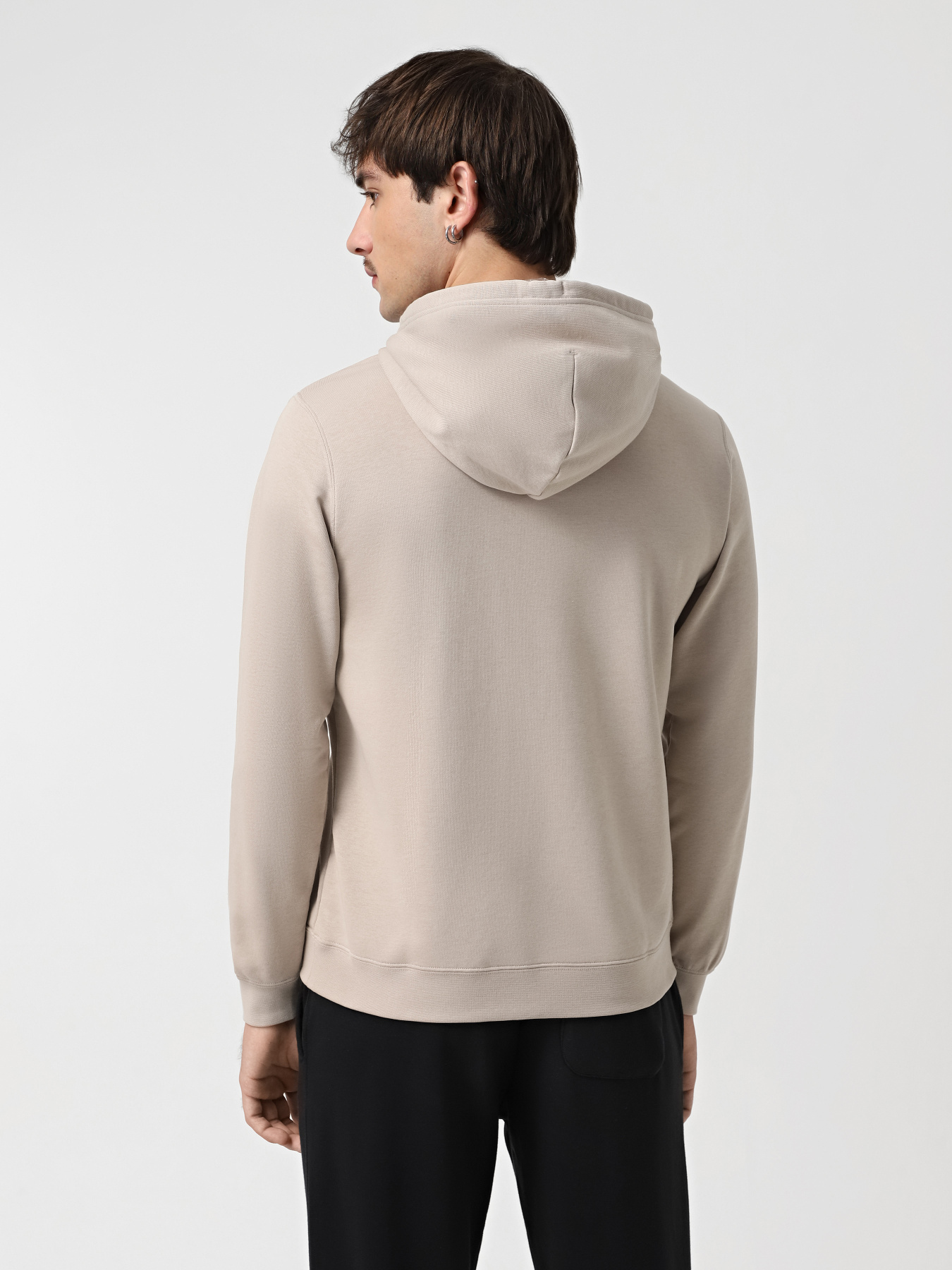 Худі та світшоти CONVERSE STANDARD FIT CORE CHUCK PATCH модель 10026983-251 Худі та світшоти CONVERSE STANDARD FIT CORE CHUCK PATCH модель 10026983-251 Фото