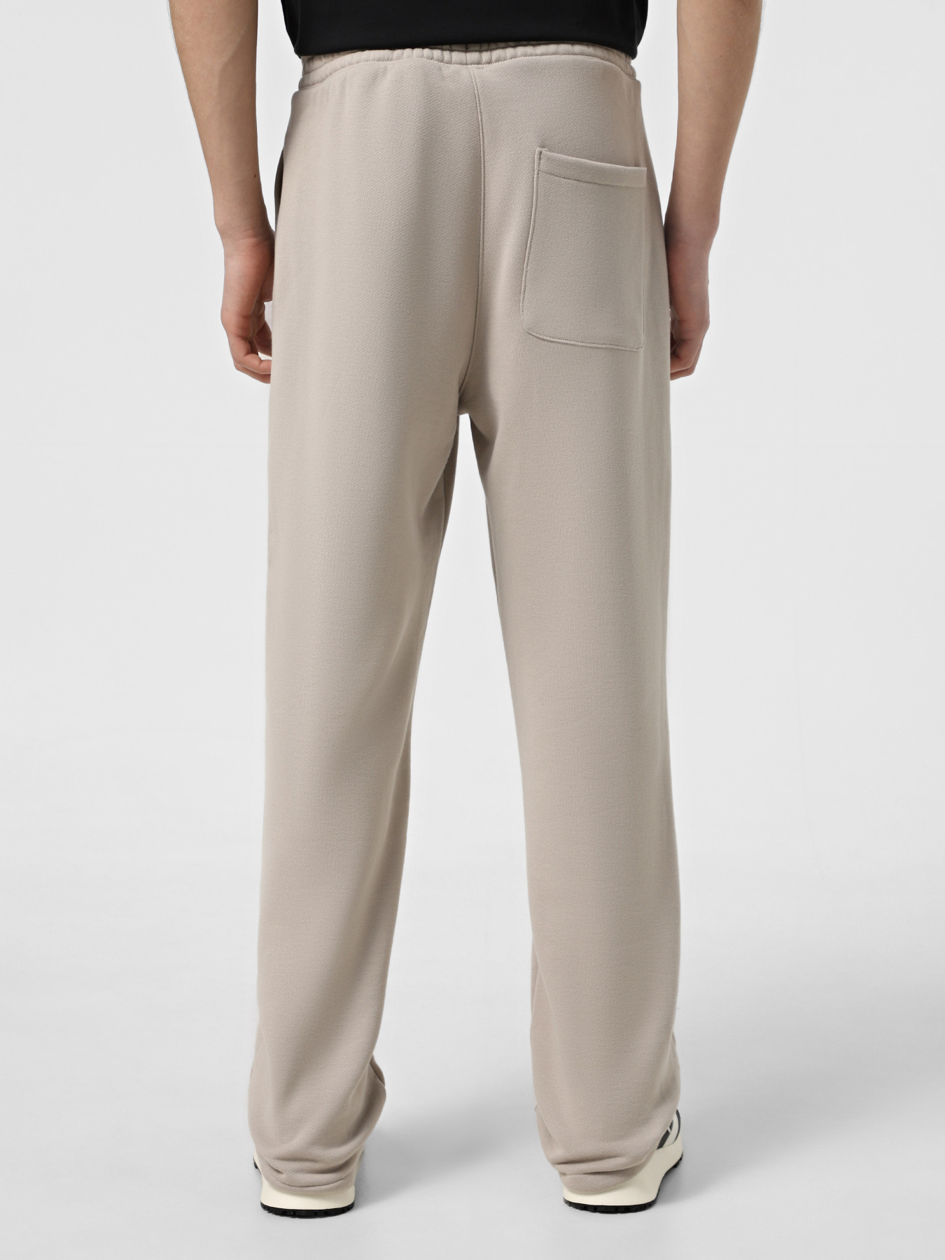 Брюки CONVERSE WORDMARK FIT GRAPHIC модель 10027359-251 Брюки CONVERSE WORDMARK FIT GRAPHIC модель 10027359-251 Фото