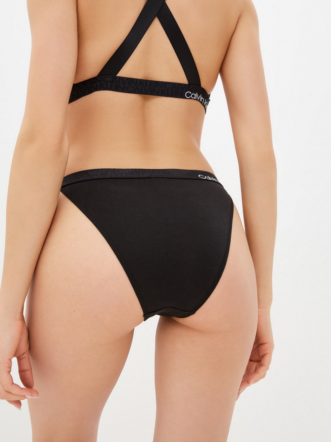 Нижнее белье Calvin Klein Underwear модель QF6880E_UB1 Нижнее белье Calvin Klein Underwear модель QF6880E_UB1 Фото