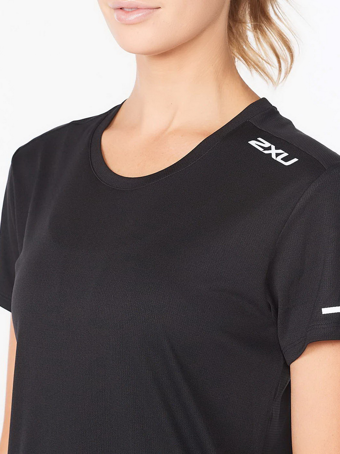 Футболки и поло 2XU Aero Tee модель WR6565a-BLK/SRF Фото
