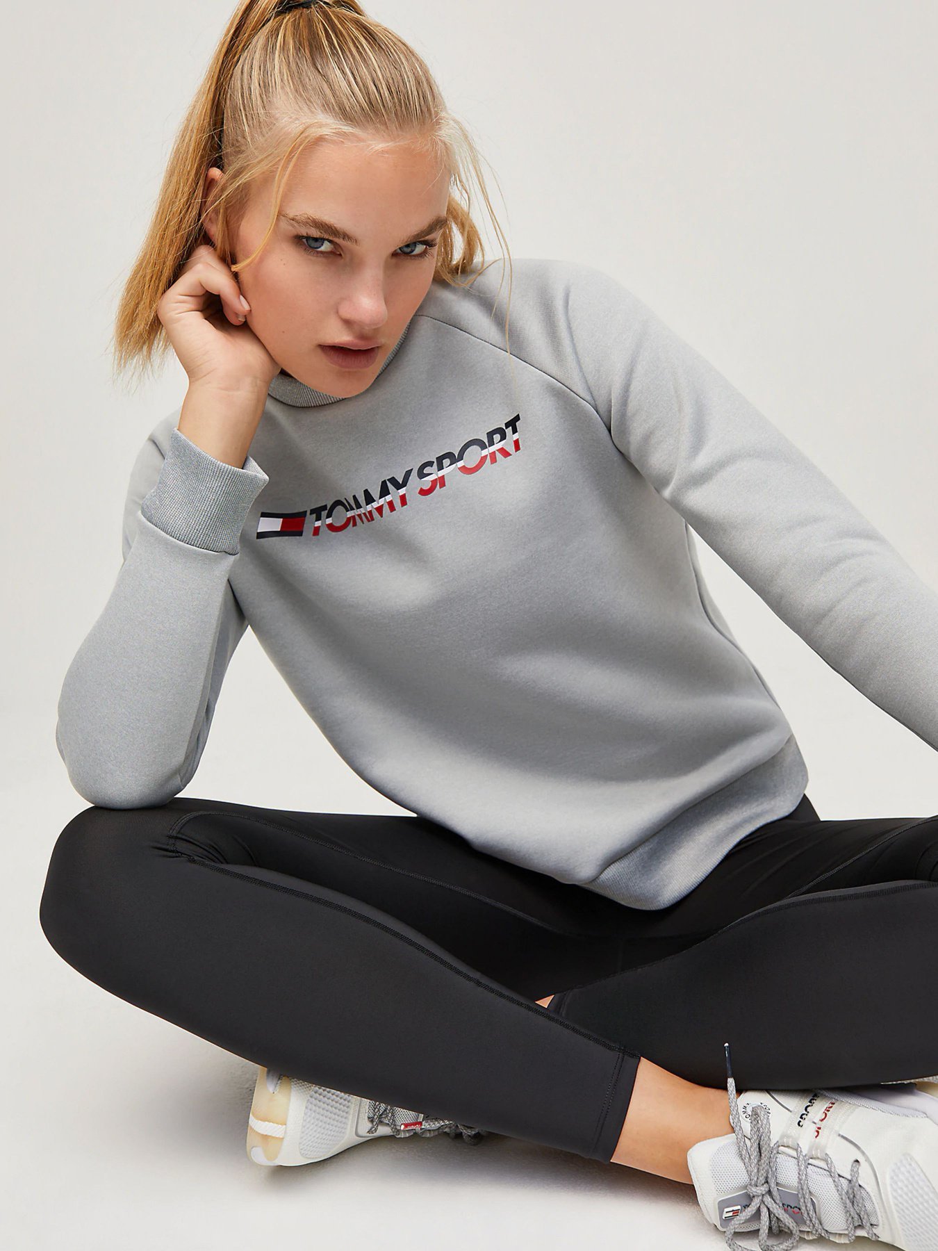 Худі та світшоти Tommy Hilfiger модель S10S100358-P6S Фото