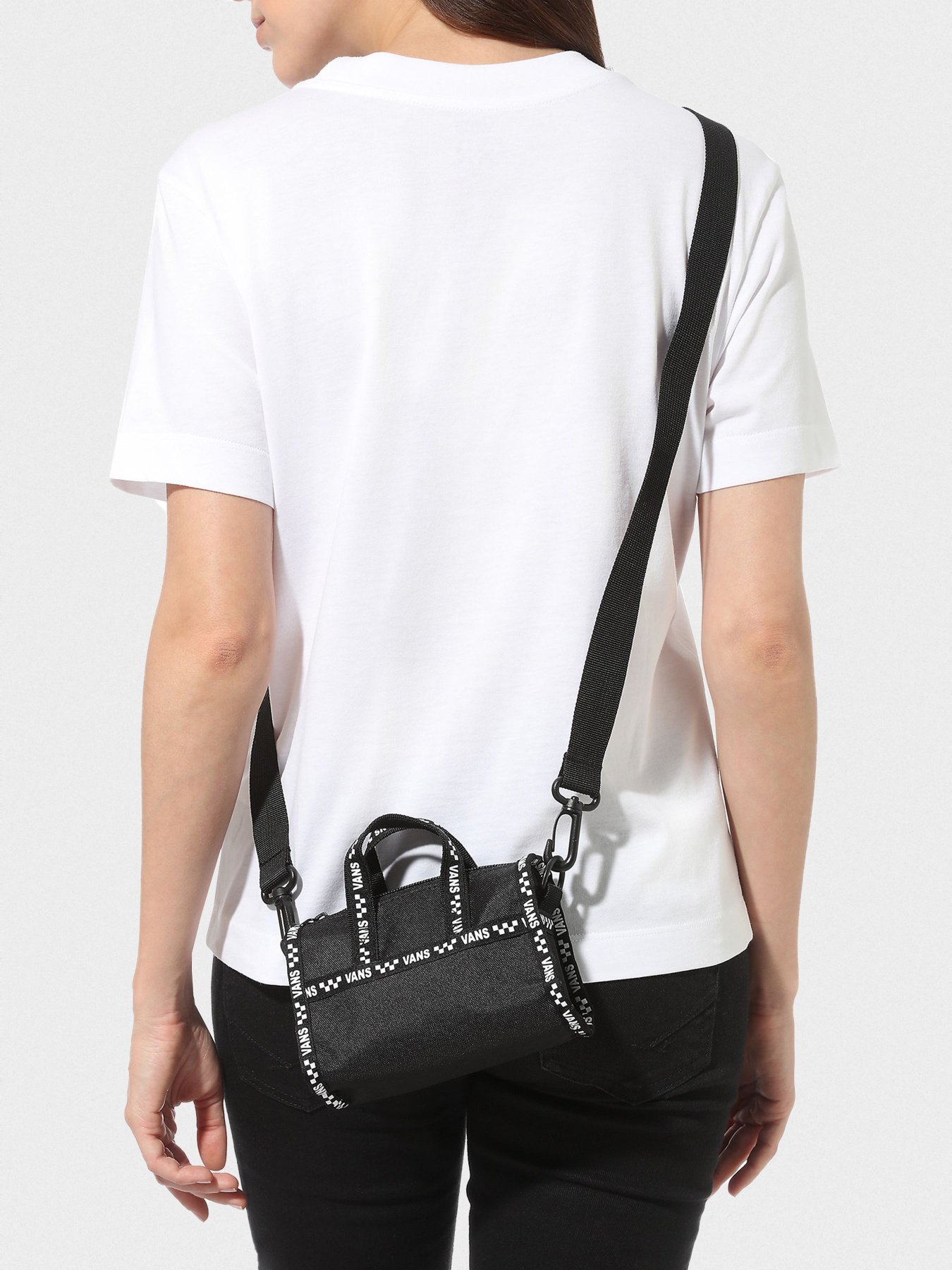 Сумки Vans ESSENTIALS MINI PURSE WALLET модель VN0A4DT3BLK Фото