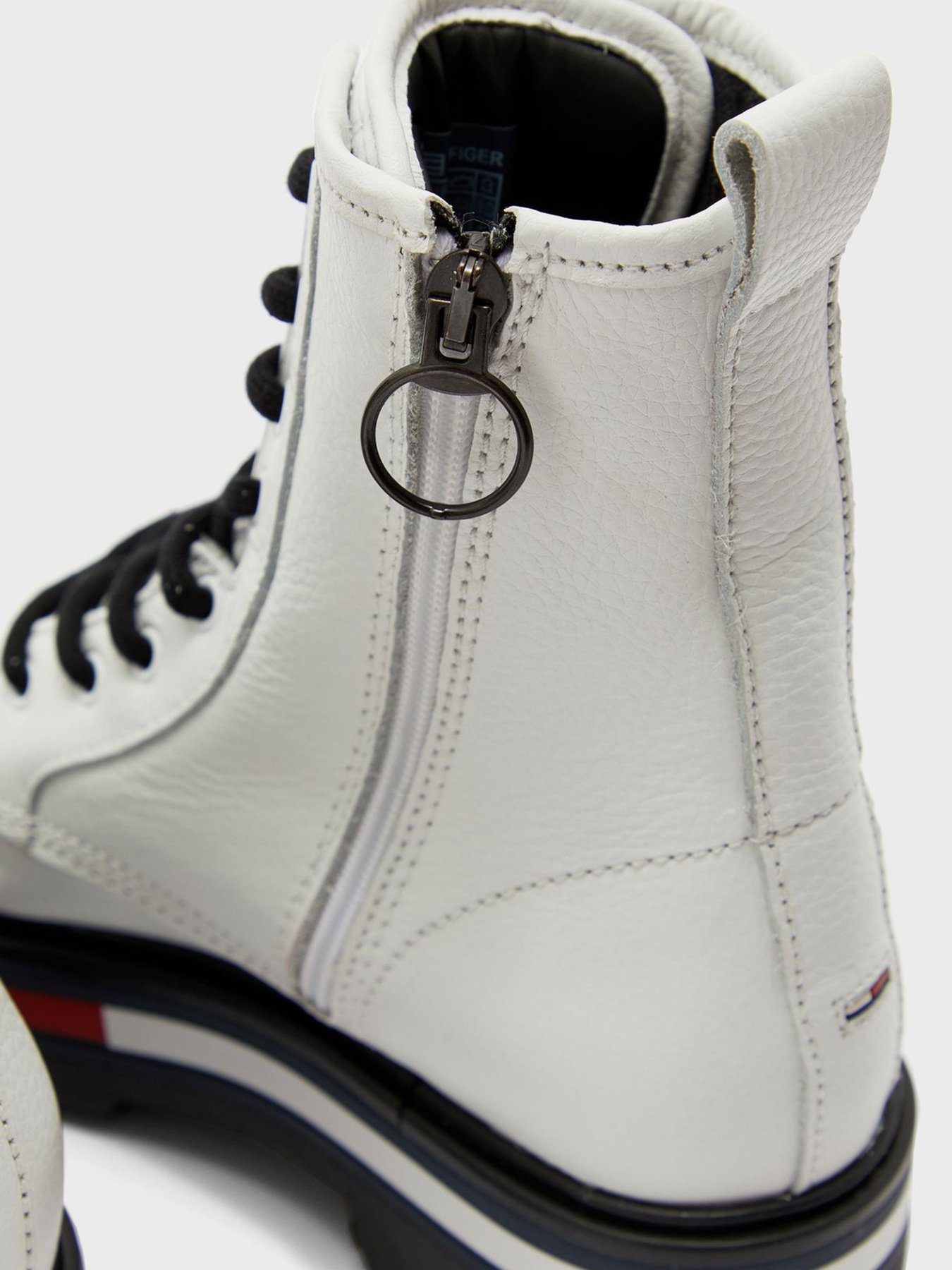 Ботинки и сапоги Tommy Hilfiger модель EN0EN01070-YBR Ботинки и сапоги Tommy Hilfiger модель EN0EN01070-YBR Фото