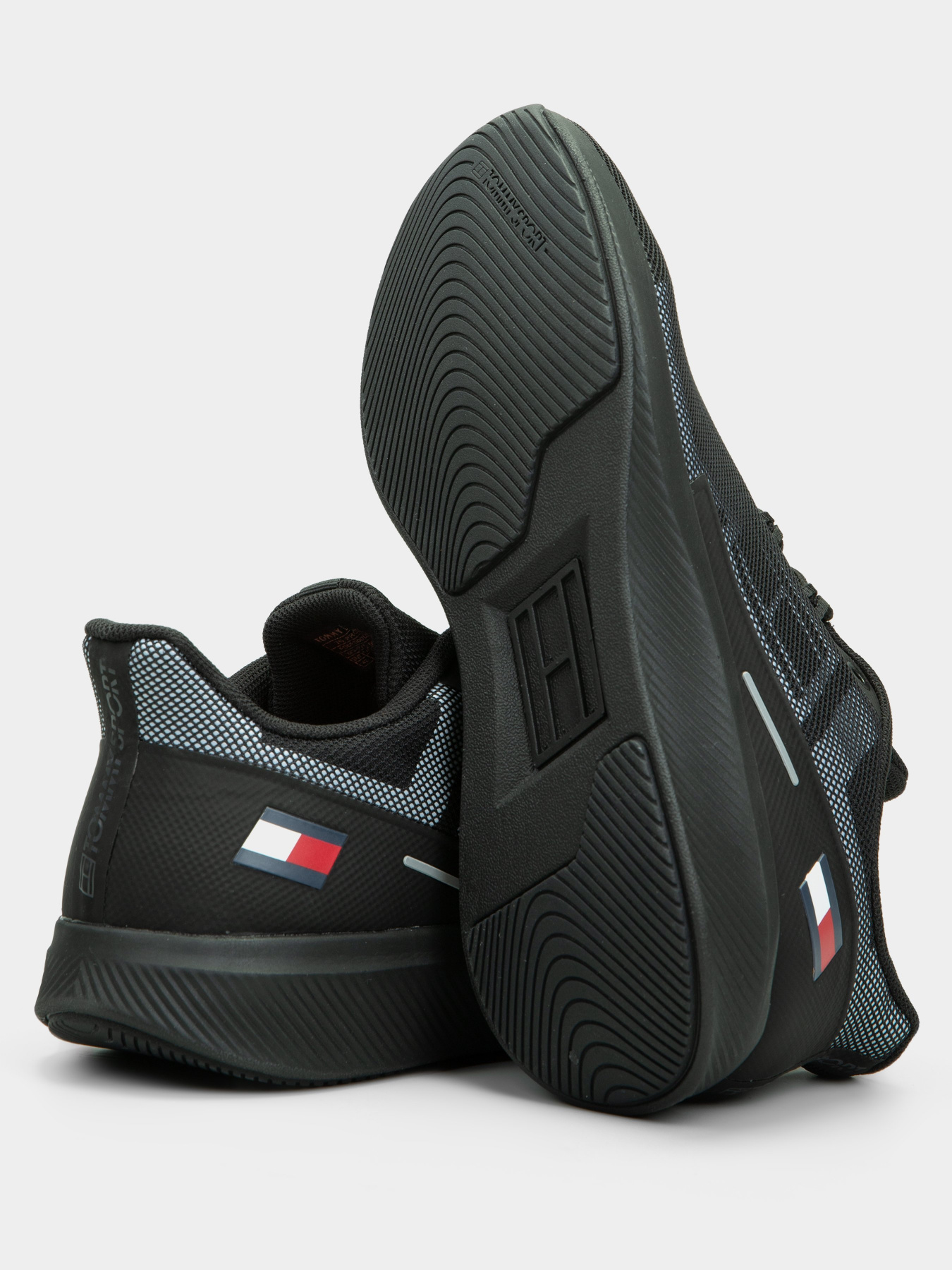 Кросівки Tommy Hilfiger модель FD0FD00002-BDS Кросівки Tommy Hilfiger модель FD0FD00002-BDS Фото