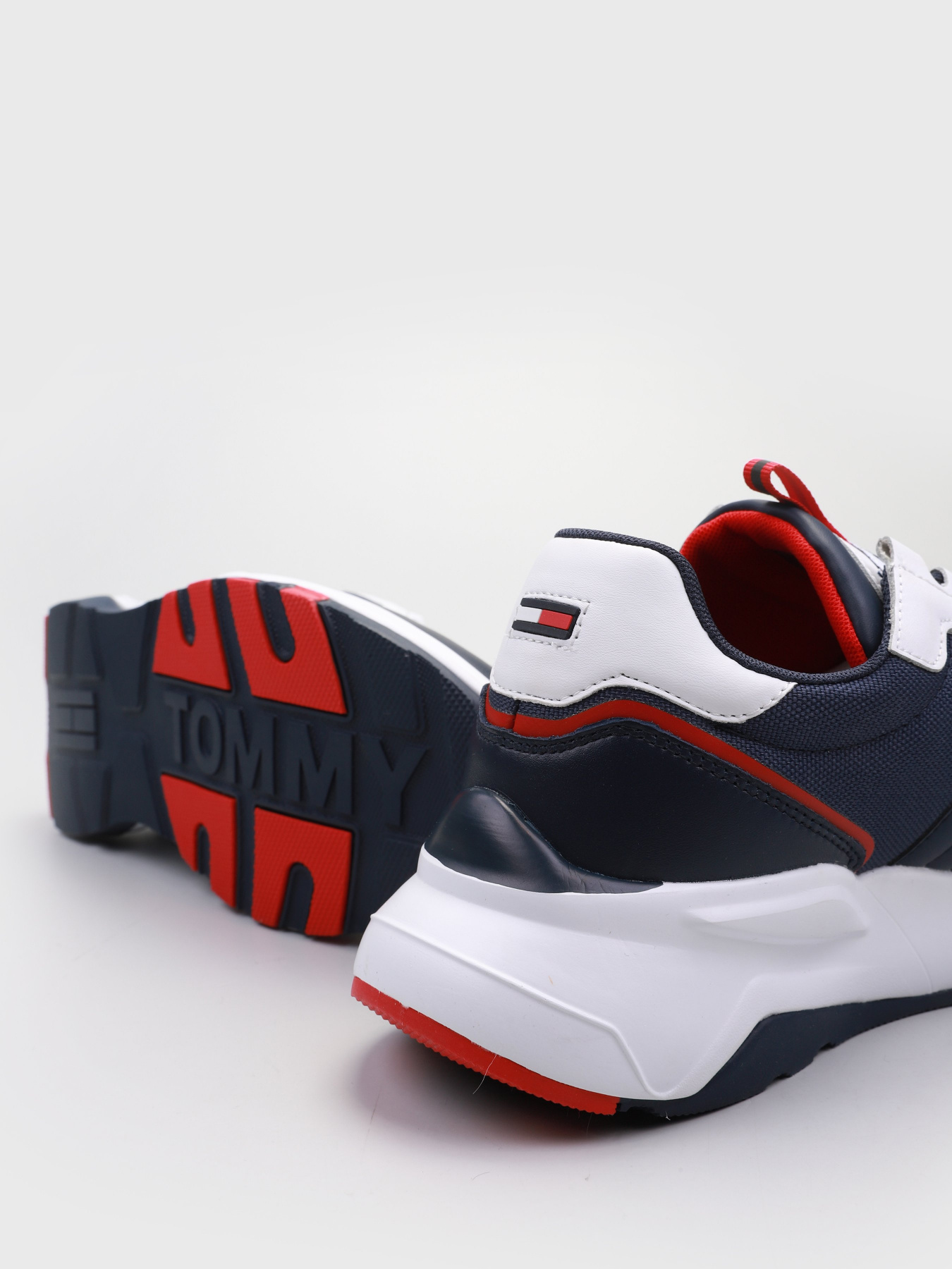 Кросівки Tommy Hilfiger модель EM0EM00582-C87 Фото