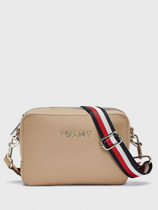Сумки Tommy Hilfiger Iconic Metal Logo модель AW0AW08608-AEG Фото