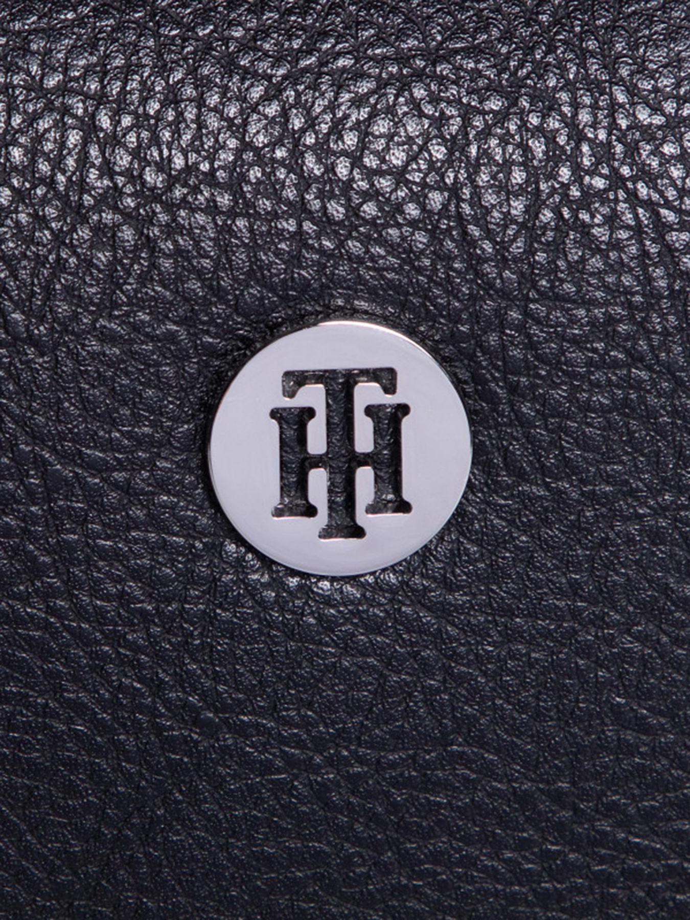 Сумки Tommy Hilfiger модель AW0AW08760-BDS Сумки Tommy Hilfiger модель AW0AW08760-BDS Фото