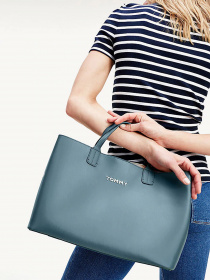 Сумки Tommy Hilfiger Iconic модель AW0AW08812-DA4 Фото