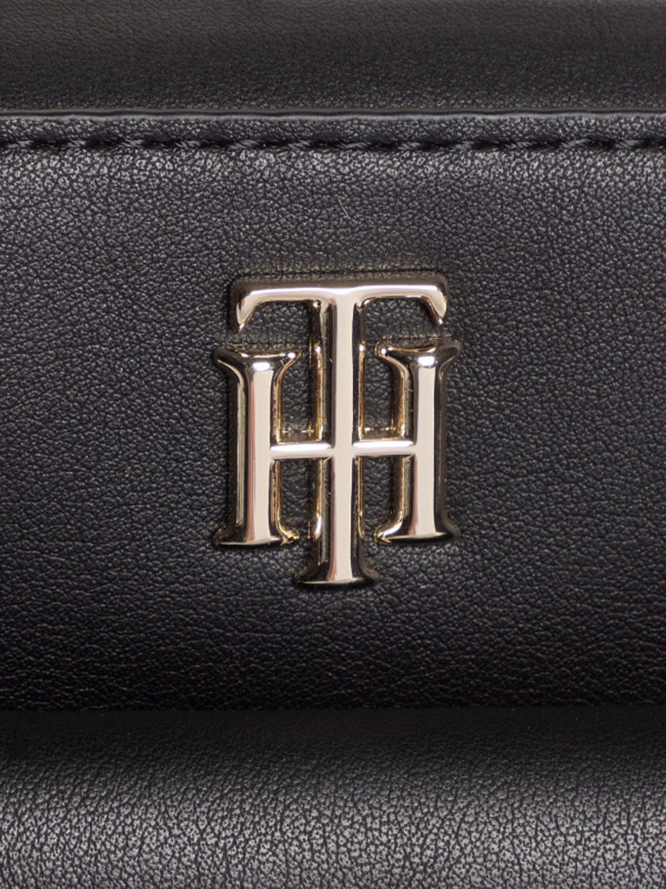 Сумки Tommy Hilfiger SEASONAL модель AW0AW08821-0GJ Фото