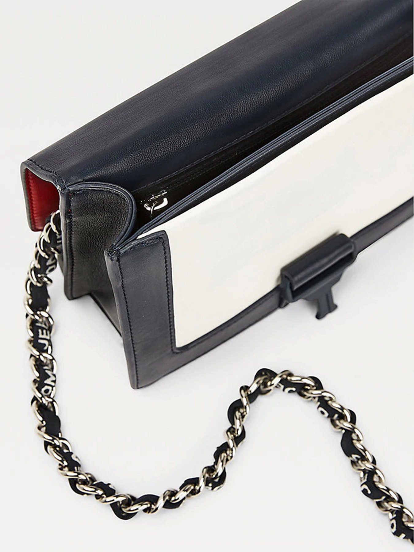 Сумки Tommy Hilfiger модель AW0AW08965-0GY Сумки Tommy Hilfiger модель AW0AW08965-0GY Фото