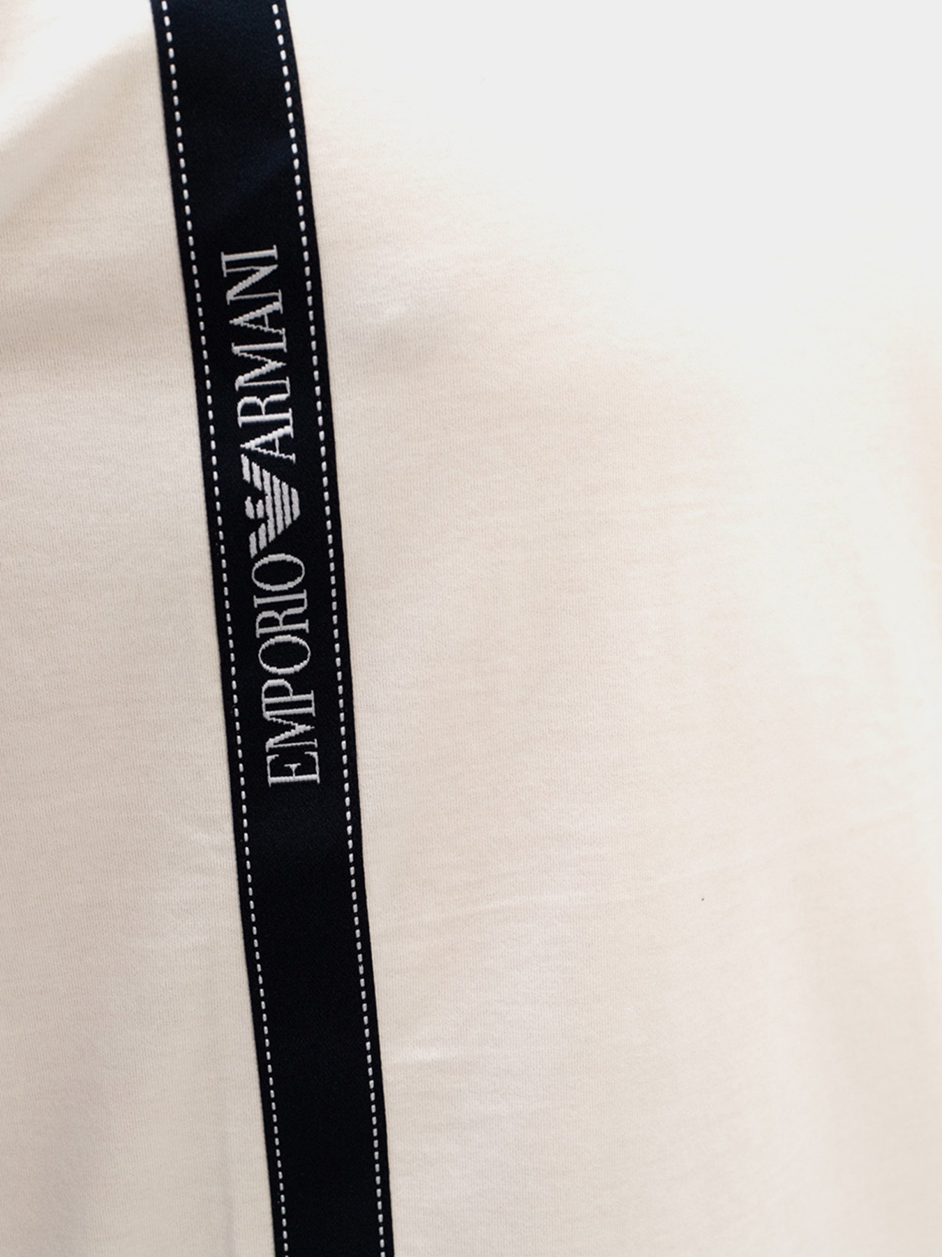 Футболки і поло Emporio Armani модель 6H1TG4-1JTUZ-0101 Футболки і поло Emporio Armani модель 6H1TG4-1JTUZ-0101 Фото