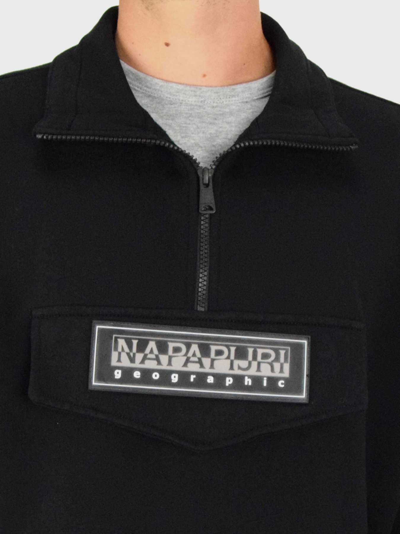 Худі та світшоти Napapijri Zip Sweatshirt Patch модель NP0A4EIT0411 Худі та світшоти Napapijri Zip Sweatshirt Patch модель NP0A4EIT0411 Фото
