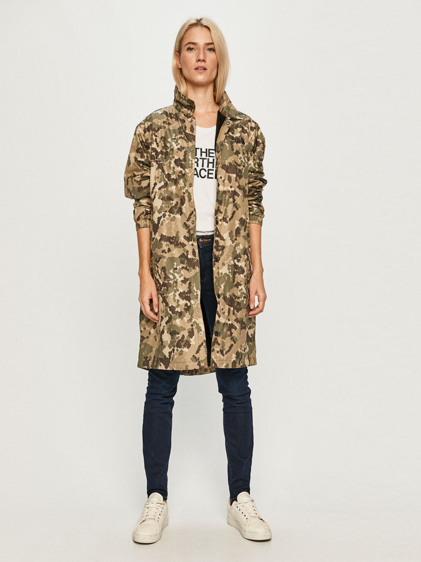 Куртки та дублянки The North Face Telegraphic модель NF0A4SWLSX11 Фото