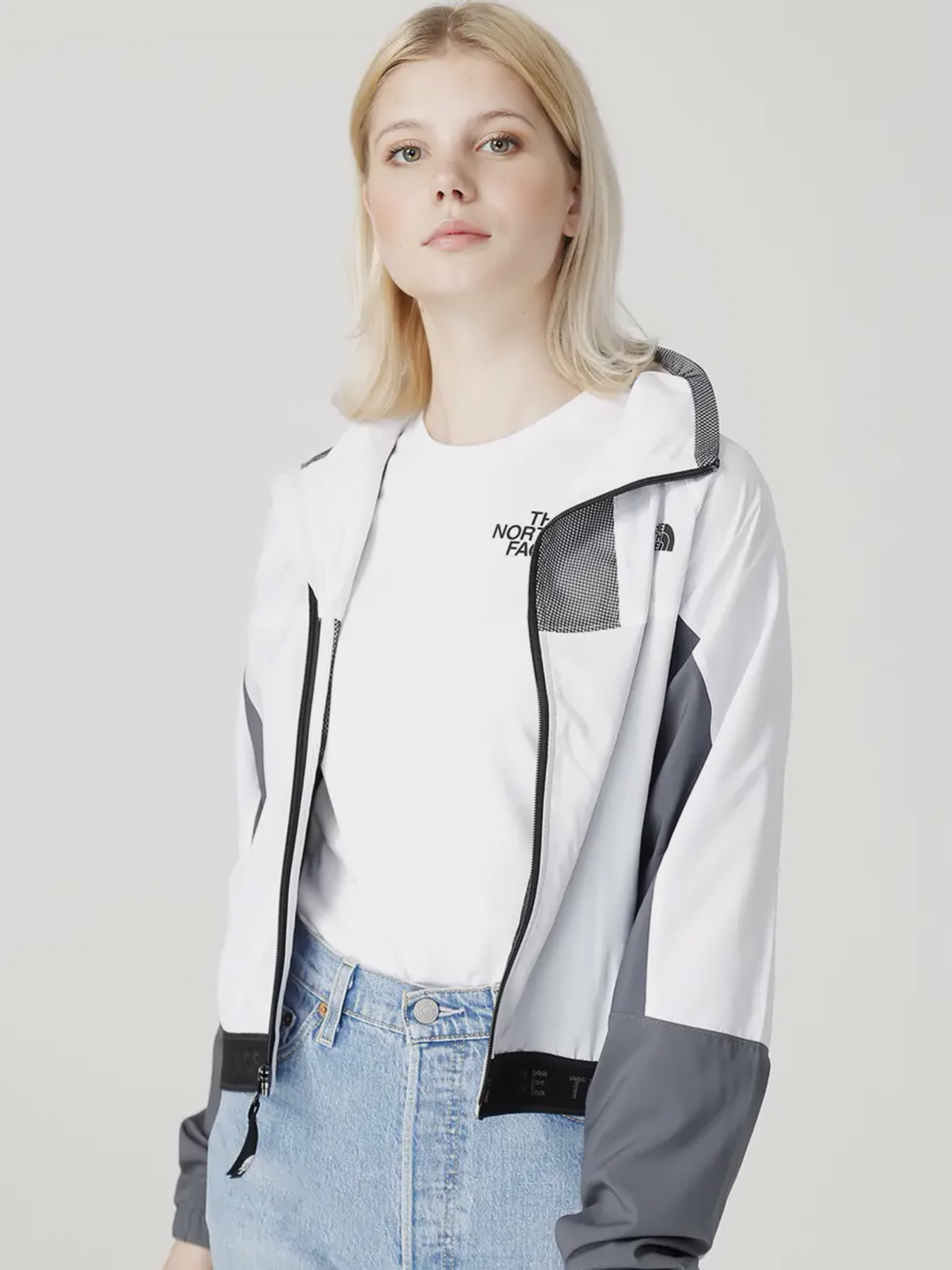 Куртки та дублянки The North Face Wind Mesh модель NF0A4SVOQL51 Фото