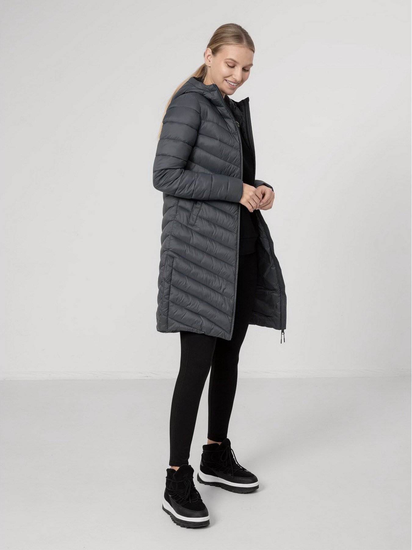 Куртки та дублянки 4F Soft Digitalizm модель H4Z22-KUDP015-30S Фото
