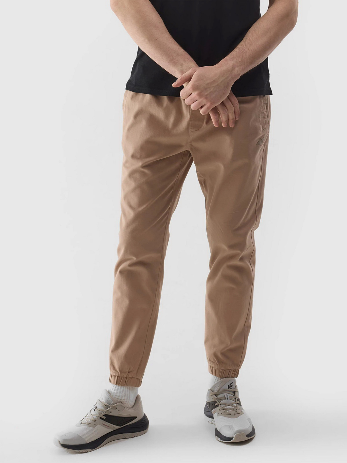 Штани 4F TROUSERS CAS M646 модель 4FWSS24TTROM646-83S Штани 4F TROUSERS CAS M646 модель 4FWSS24TTROM646-83S Фото