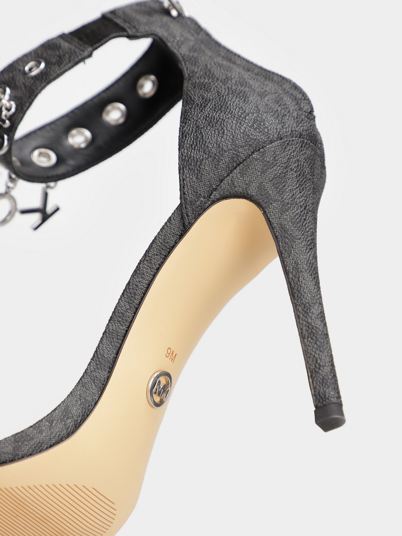 Босоножки Michael Kors Kelli модель 40R2KLHA1B_001 Босоножки Michael Kors Kelli модель 40R2KLHA1B_001 Фото