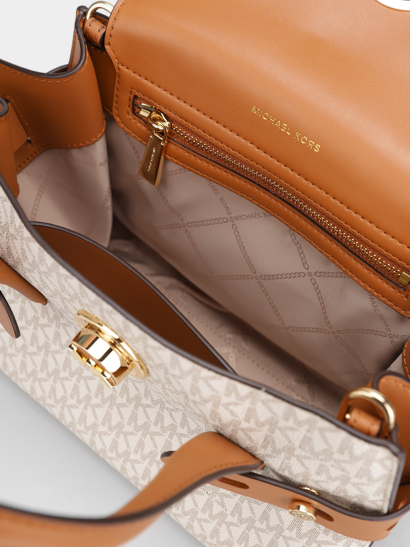 Сумки Michael Kors модель 30S0GNMS1B_149 Сумки Michael Kors модель 30S0GNMS1B_149 Фото