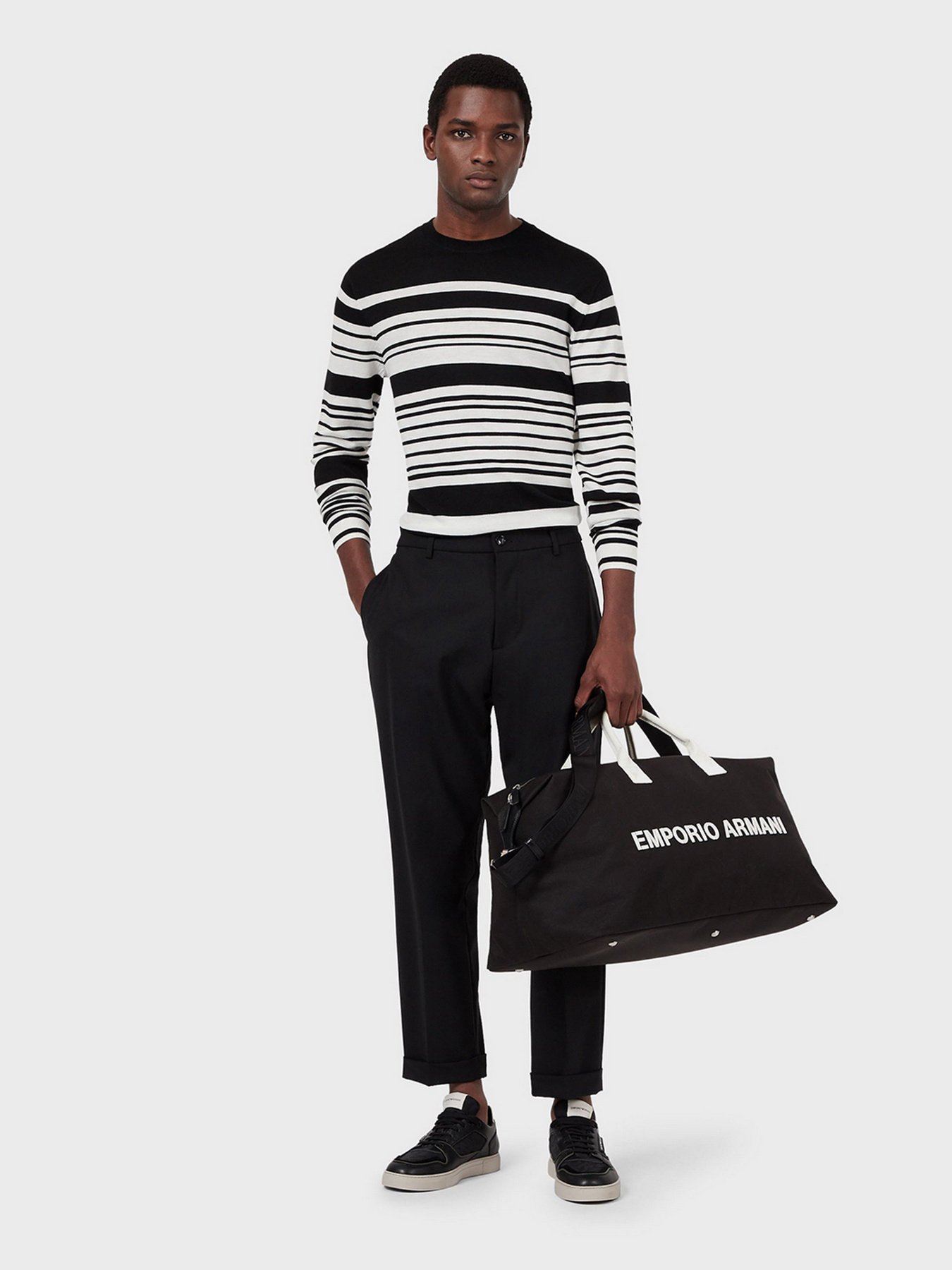 Светри та кардигани Emporio Armani модель 6K1MXW-1MVPZ-F007 Светри та кардигани Emporio Armani модель 6K1MXW-1MVPZ-F007 Фото