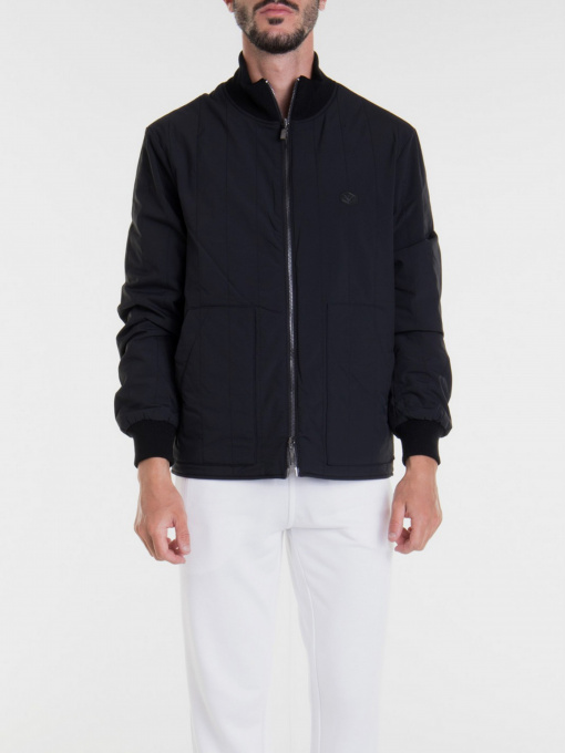 Куртки и дубленки Emporio Armani модель 8N1BQ4-1NZDZ-0999 Фото