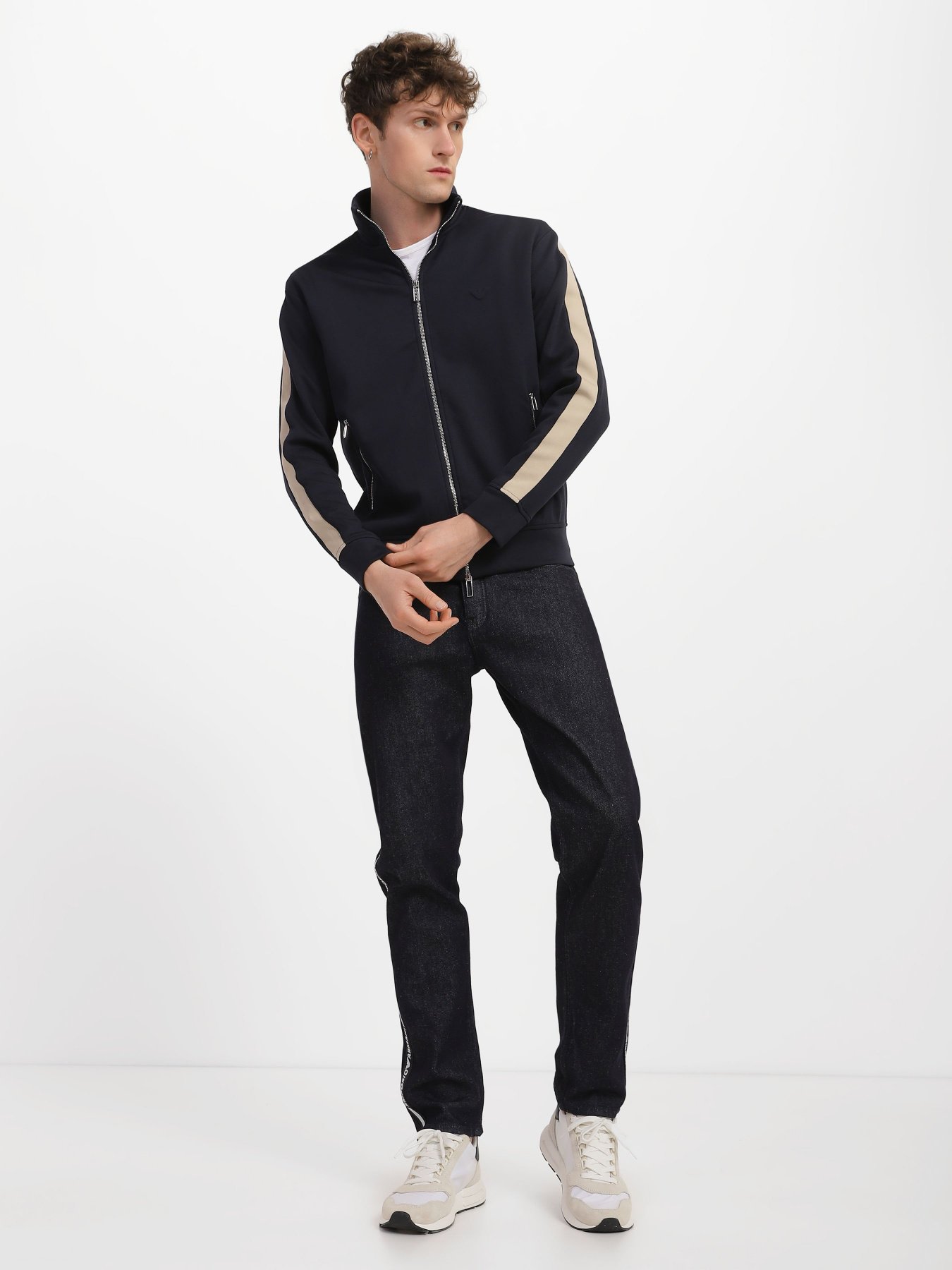 Худи и свитшоты Emporio Armani модель 6L1MC2-1JRHZ-0920 Худи и свитшоты Emporio Armani модель 6L1MC2-1JRHZ-0920 Фото