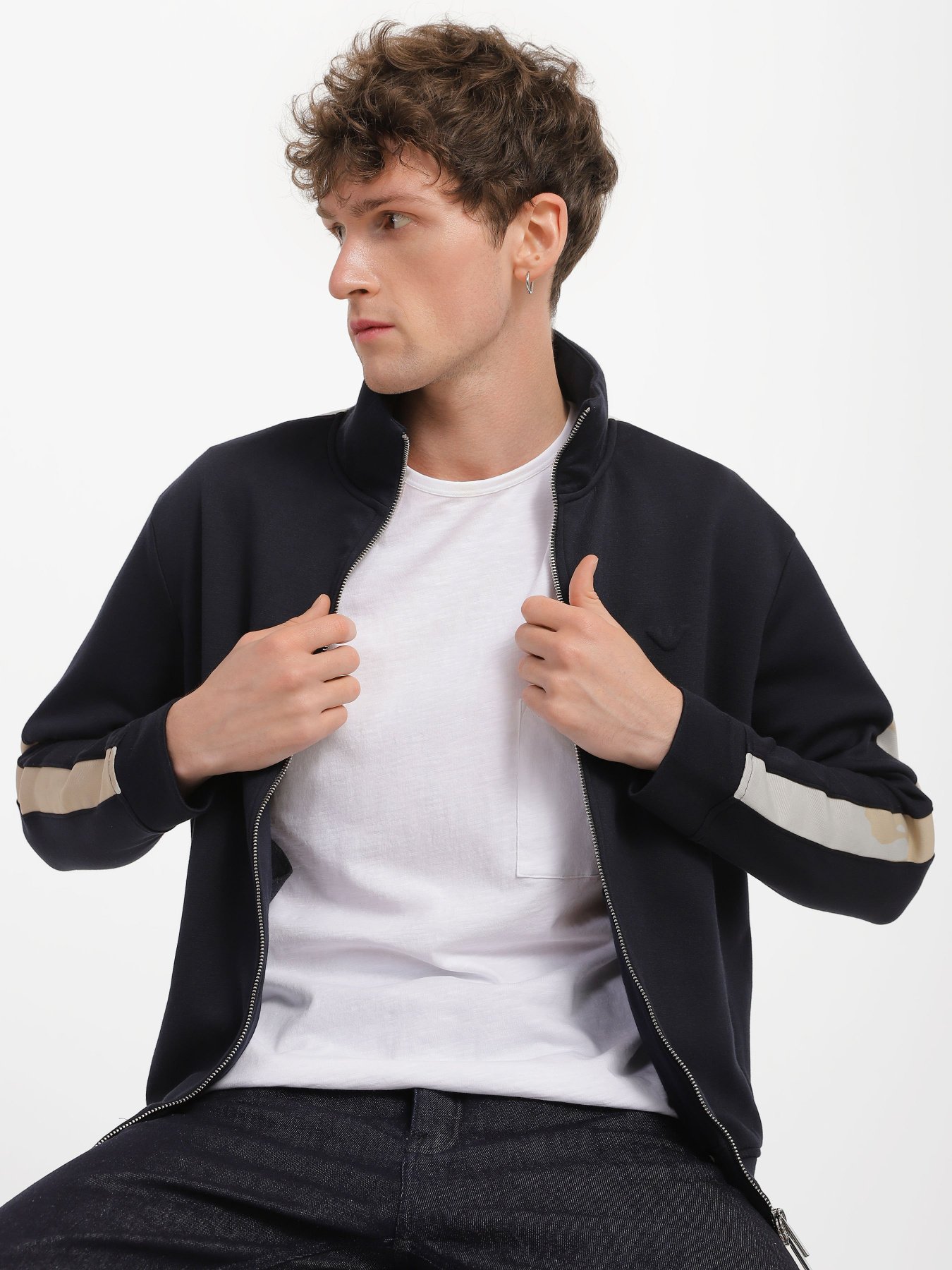 Худи и свитшоты Emporio Armani модель 6L1MC2-1JRHZ-0920 Худи и свитшоты Emporio Armani модель 6L1MC2-1JRHZ-0920 Фото