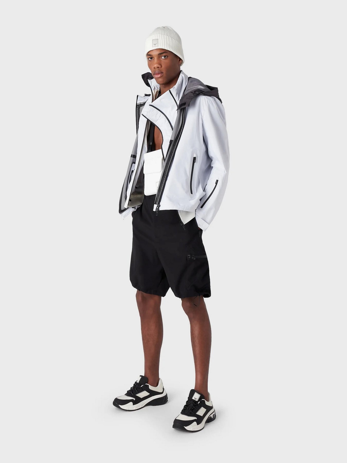 Куртки и дубленки Emporio Armani модель 3R1BT2-1NSXZ-0101 Куртки и дубленки Emporio Armani модель 3R1BT2-1NSXZ-0101 Фото