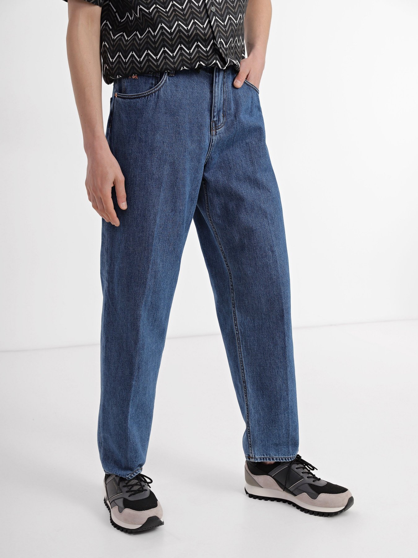Джинси Emporio Armani J73 модель 3R1J73-1DPWZ-0942 Джинси Emporio Armani J73 модель 3R1J73-1DPWZ-0942 Фото