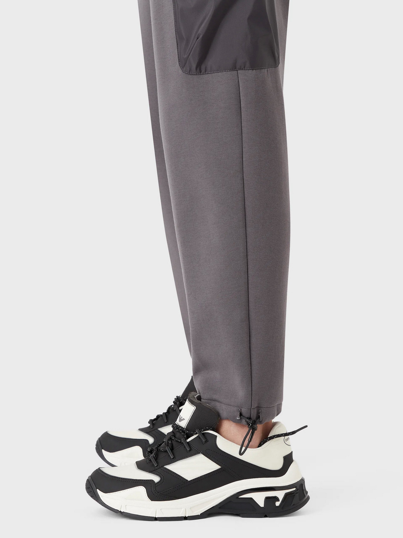 Брюки Emporio Armani модель 3R1PZ1-1JHSZ-0657 Фото