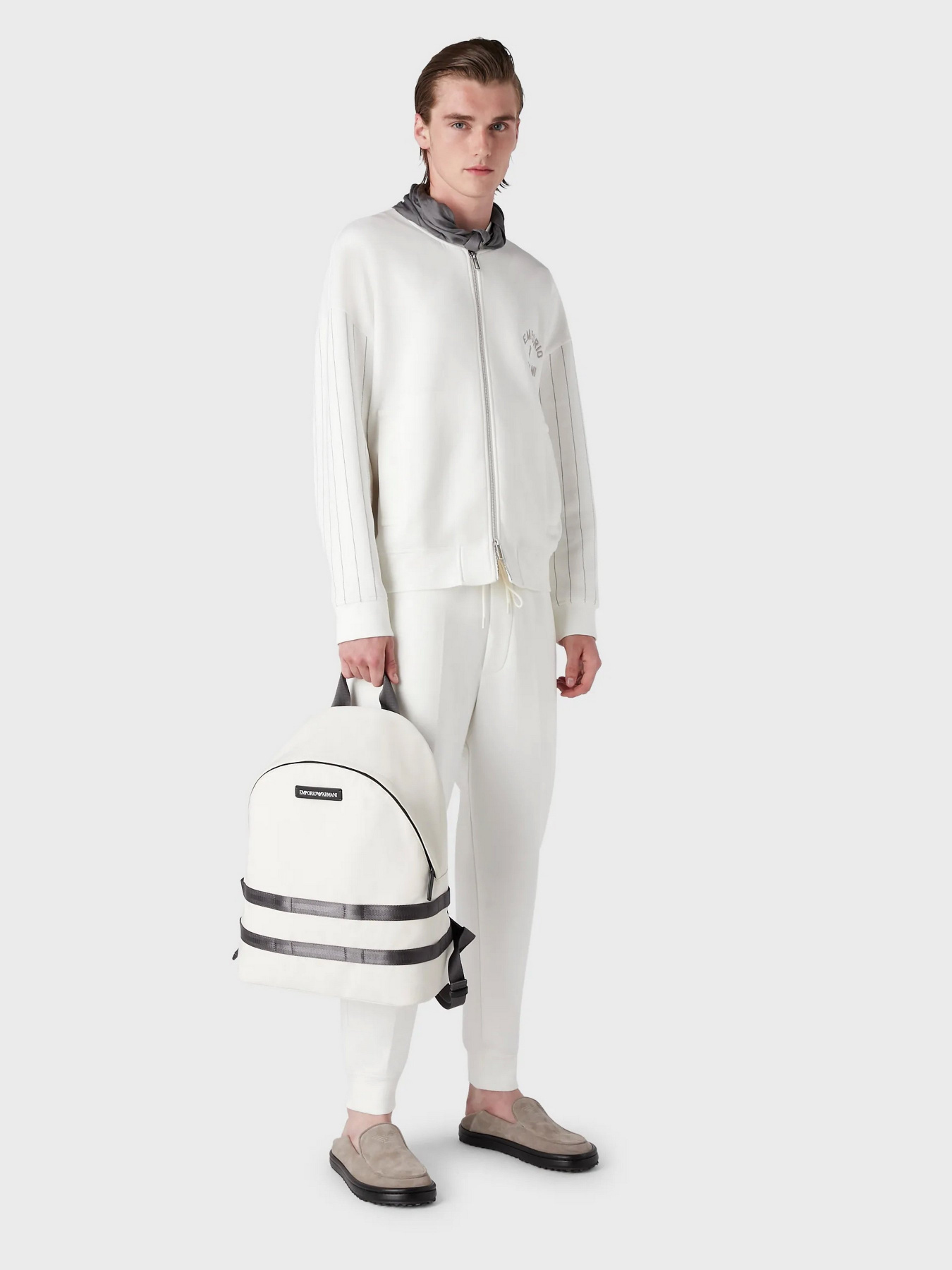 Брюки Emporio Armani модель 3R1PZ5-1JHSZ-0101 Фото