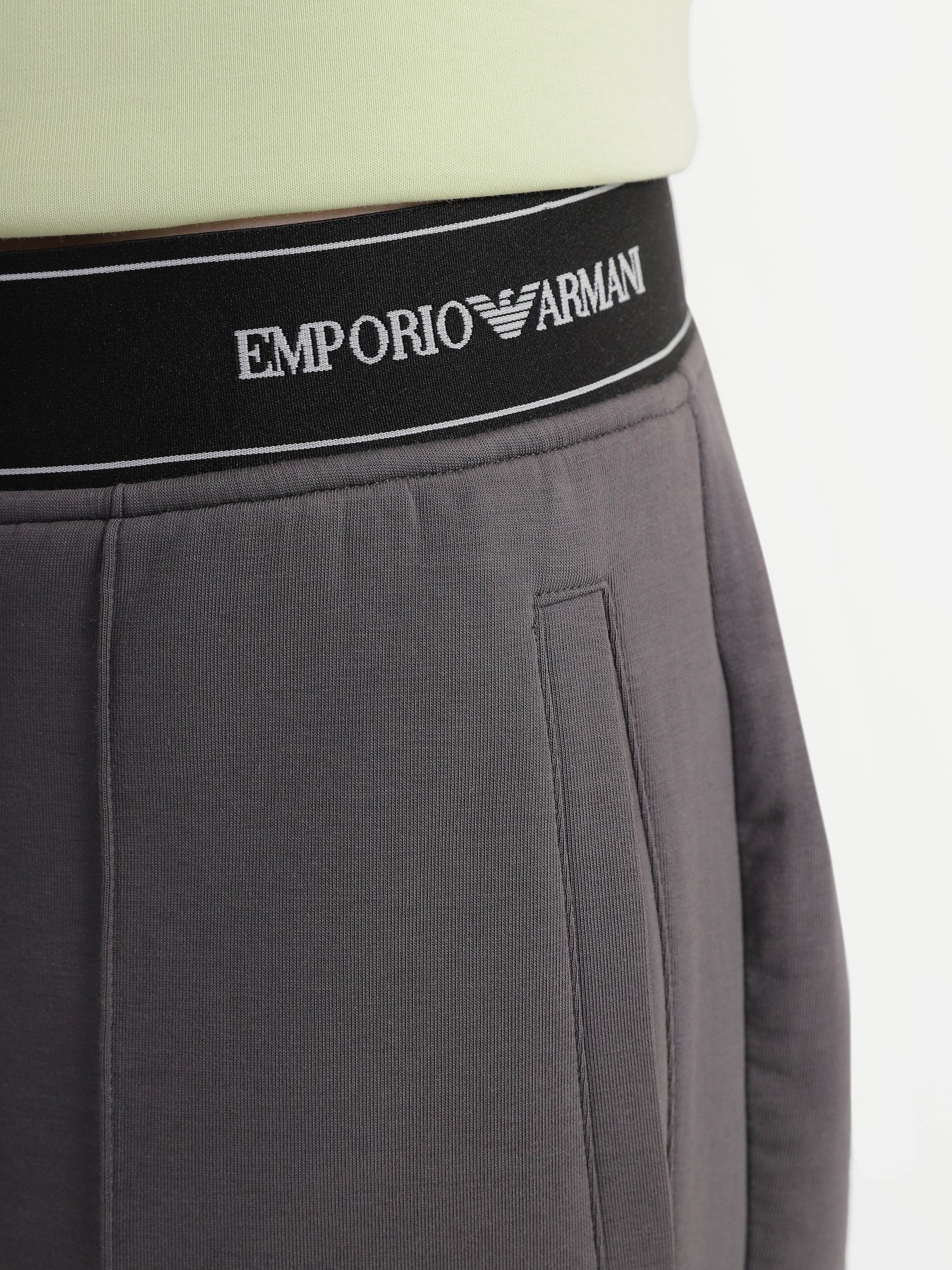 Брюки Emporio Armani модель 3R1PZ6-1JHSZ-0651 Брюки Emporio Armani модель 3R1PZ6-1JHSZ-0651 Фото
