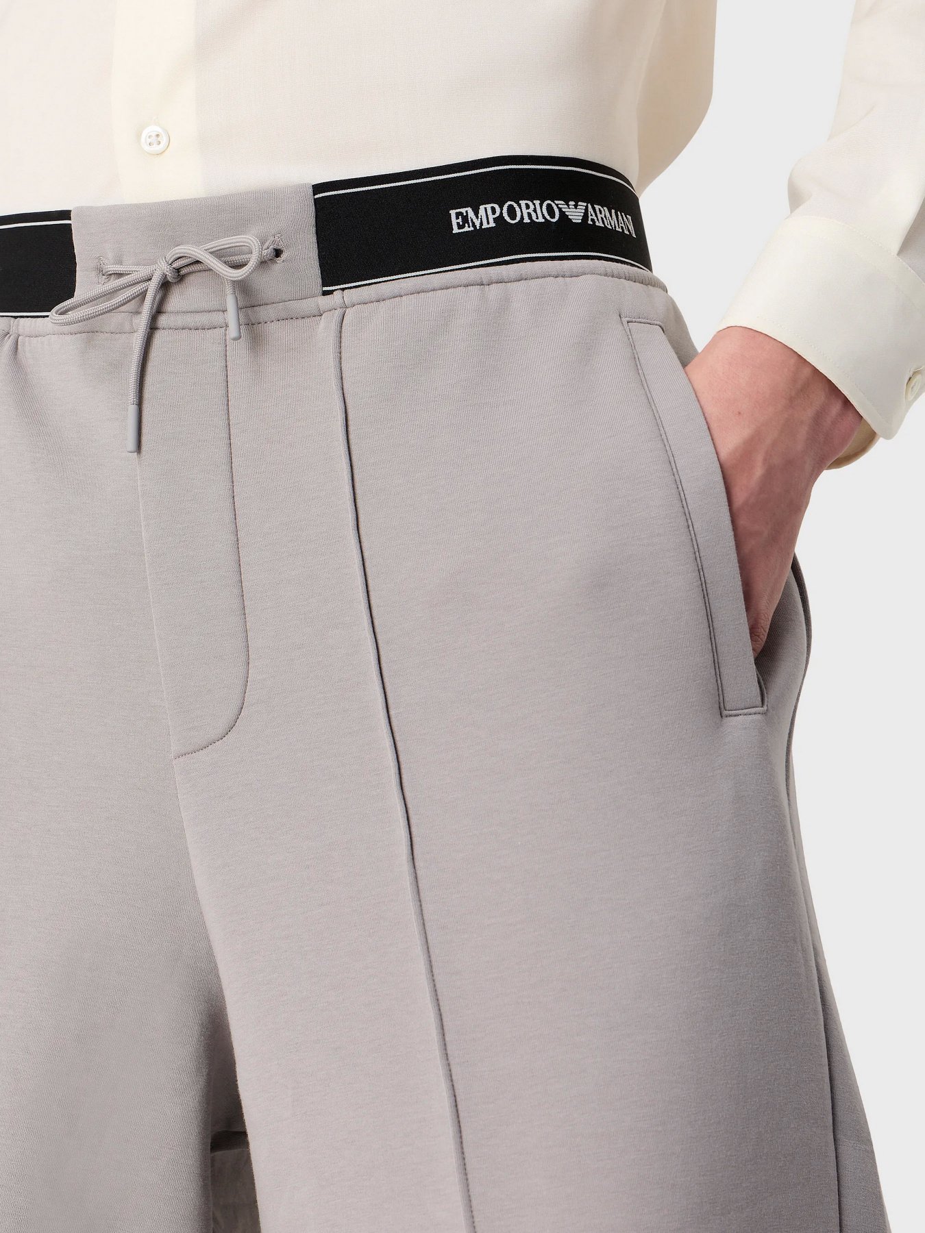 Шорты Emporio Armani модель 3R1PZ7-1JHSZ-0634 Шорты Emporio Armani модель 3R1PZ7-1JHSZ-0634 Фото