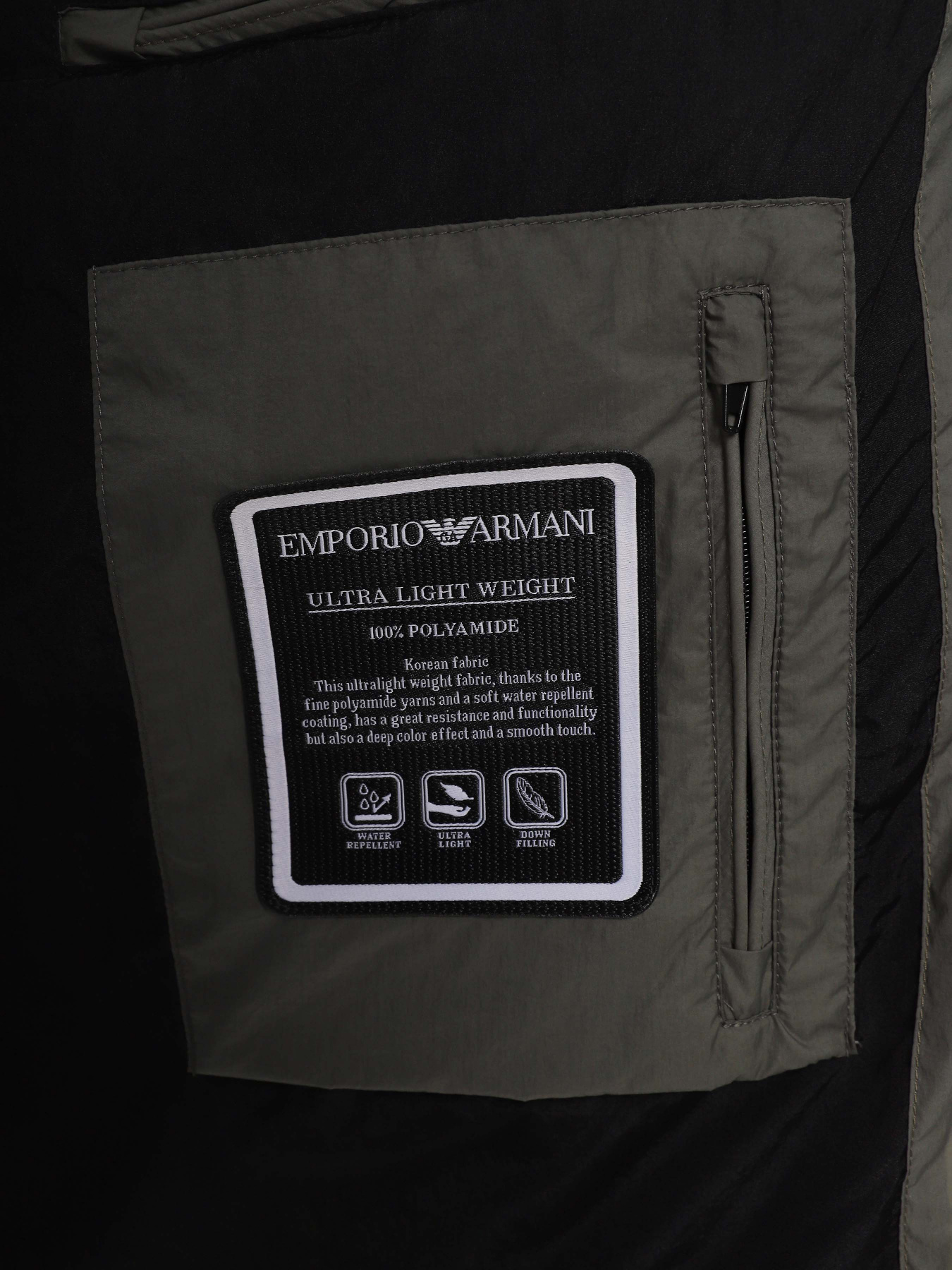 Куртки и дубленки Emporio Armani модель 6R1BZ5-1NYOZ-0643 Куртки и дубленки Emporio Armani модель 6R1BZ5-1NYOZ-0643 Фото