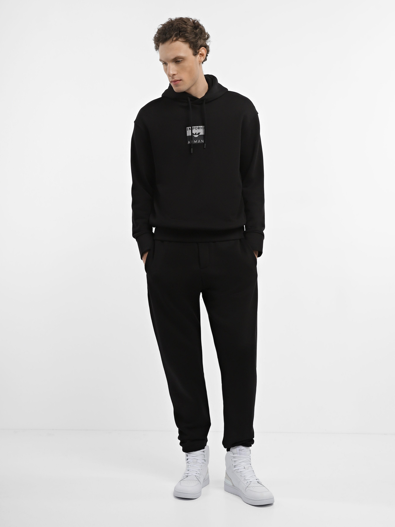 Худи и свитшоты Emporio Armani модель 6R1MCN-1JWPZ-0999 Худи и свитшоты Emporio Armani модель 6R1MCN-1JWPZ-0999 Фото