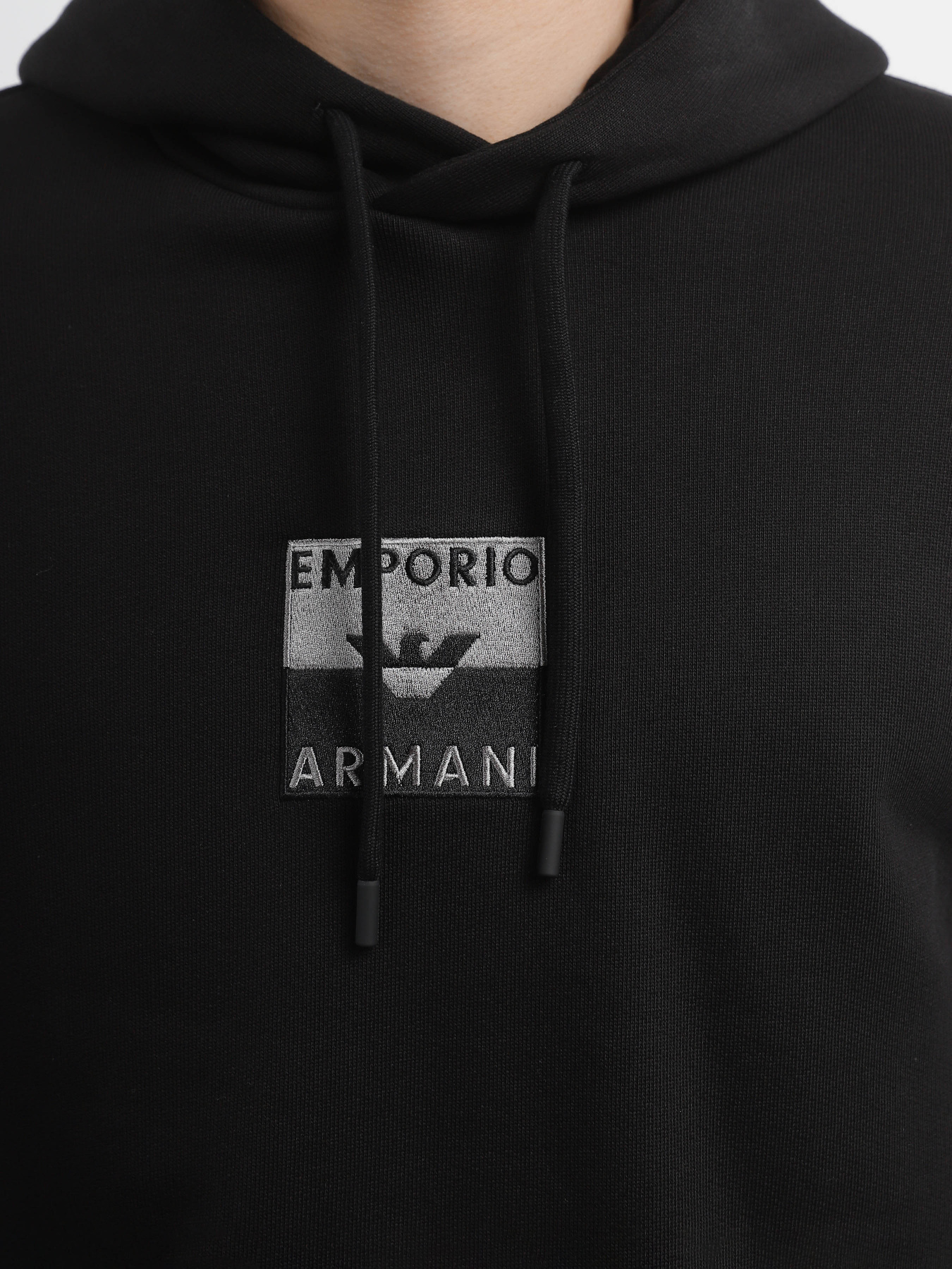 Худи и свитшоты Emporio Armani модель 6R1MCN-1JWPZ-0999 Худи и свитшоты Emporio Armani модель 6R1MCN-1JWPZ-0999 Фото