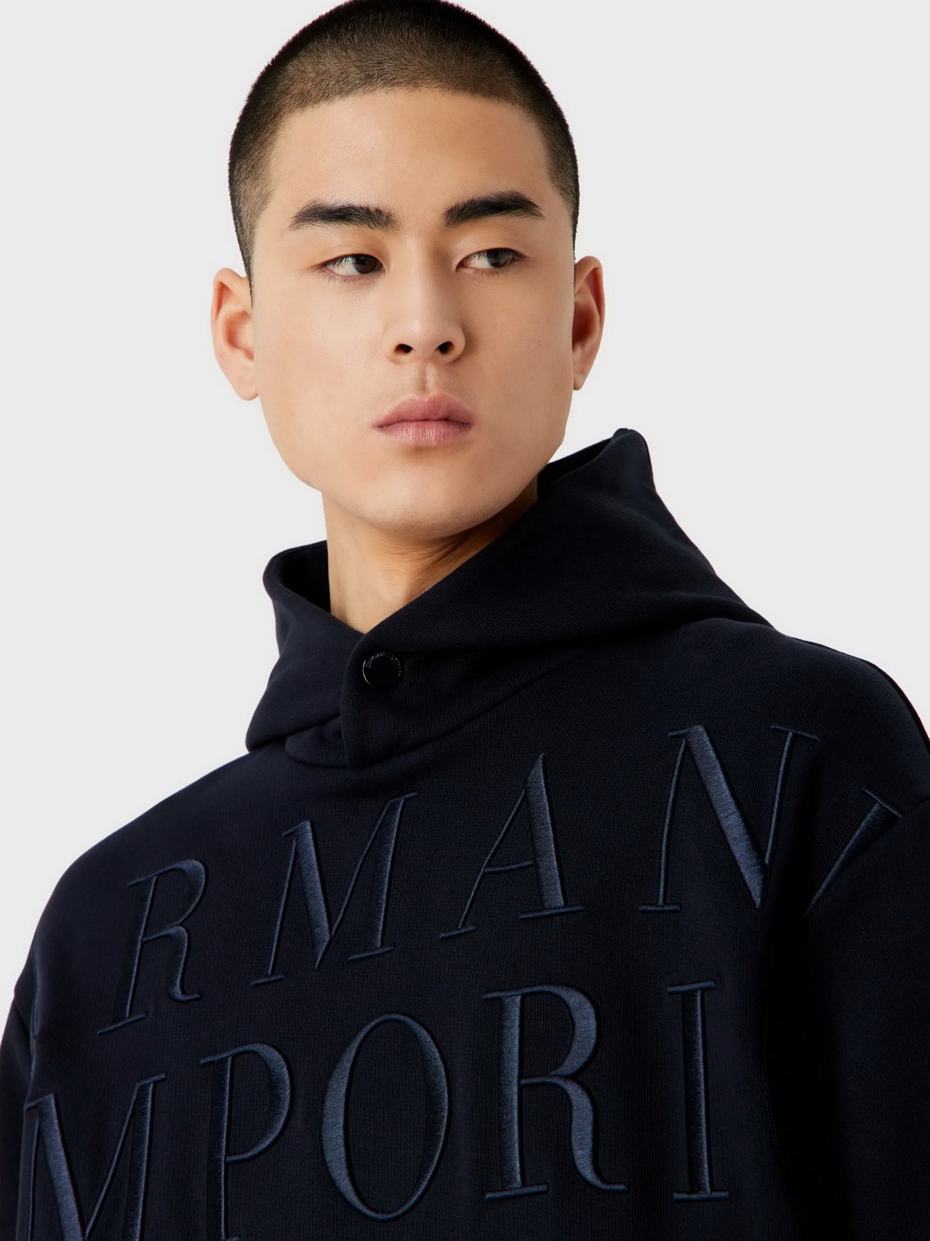 Худи и свитшоты Emporio Armani модель 6R1MCR-1JWPZ-0920 Худи и свитшоты Emporio Armani модель 6R1MCR-1JWPZ-0920 Фото